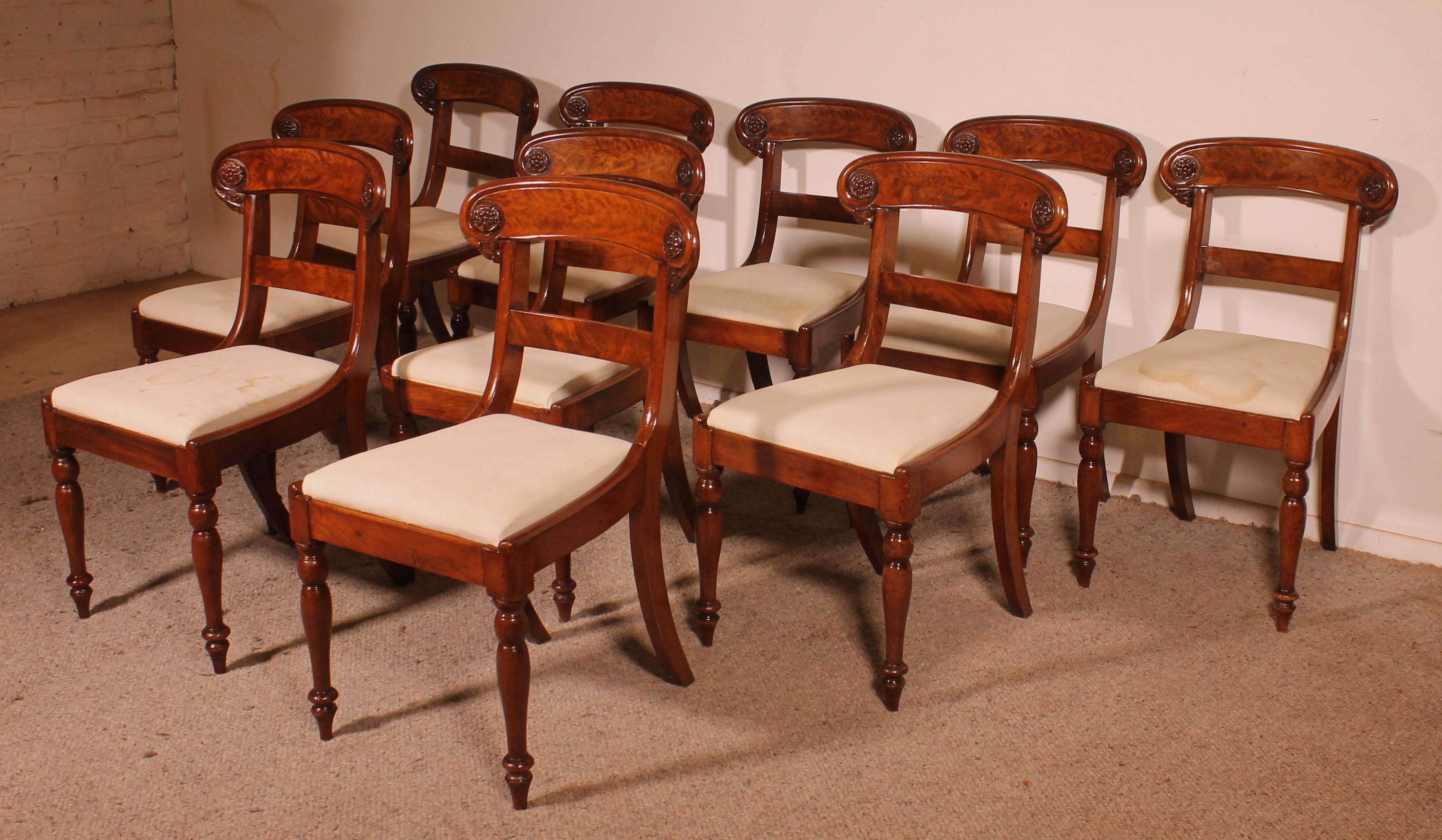 Restauration Ensemble de 10 chaises en acajou du début du 19e siècle en vente