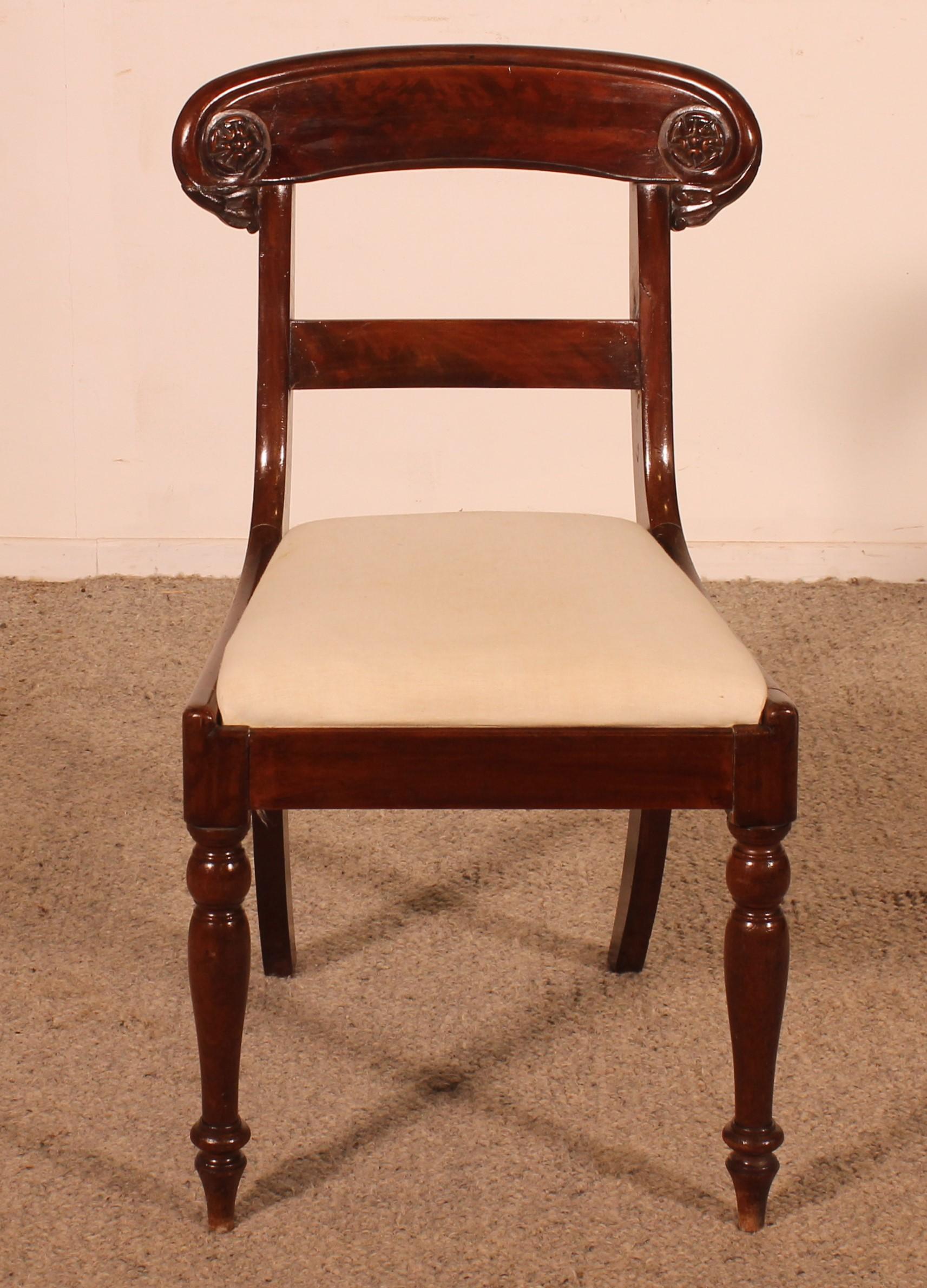 Restauration Ensemble de 10 chaises en acajou du début du 19e siècle en vente
