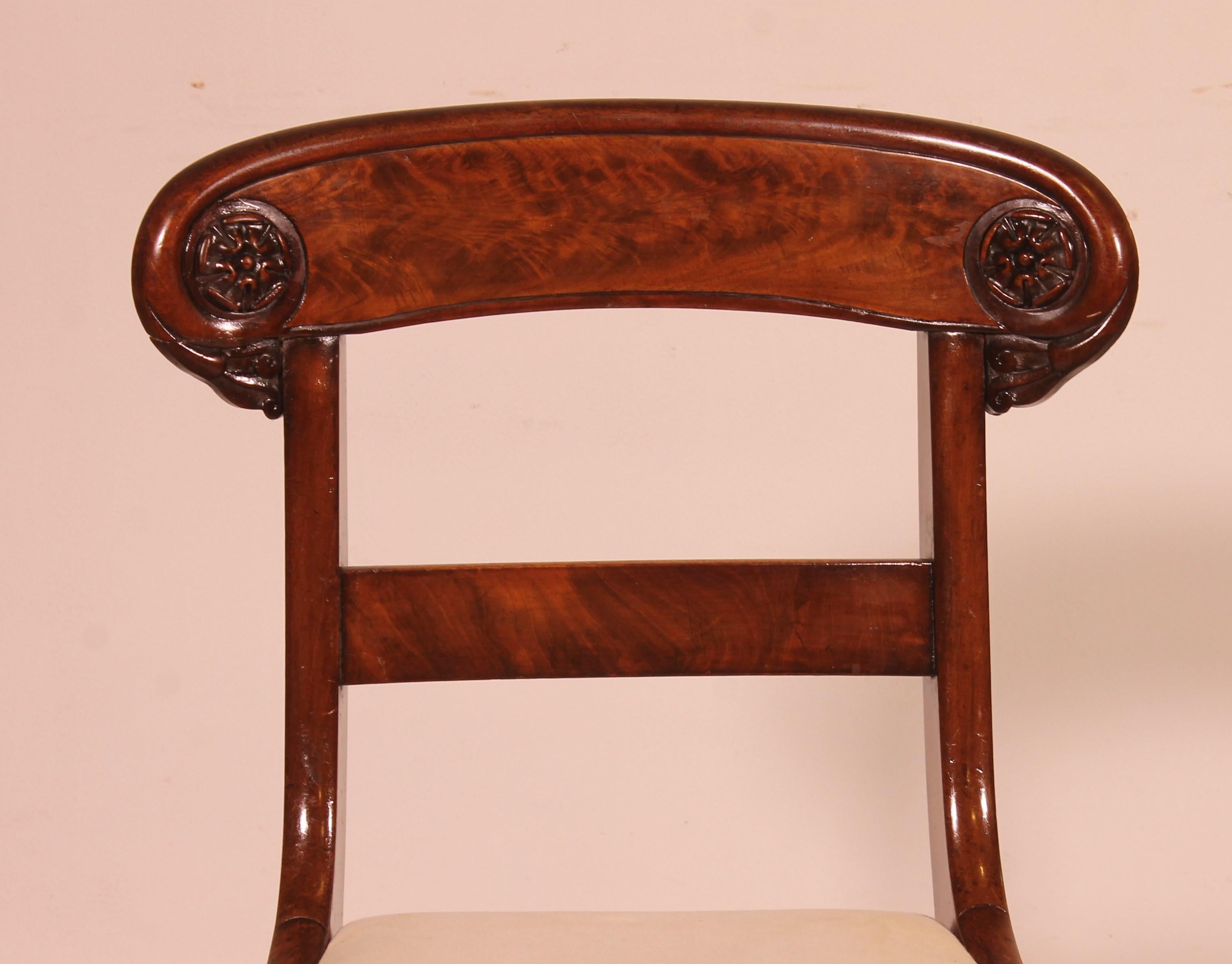 XIXe siècle Ensemble de 10 chaises en acajou du début du 19e siècle en vente