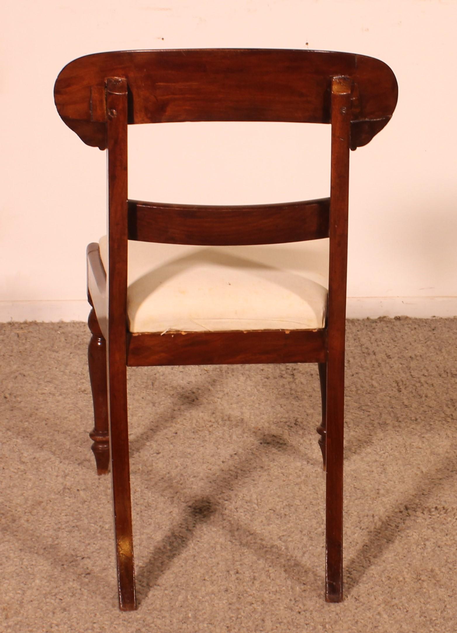 Acajou Ensemble de 10 chaises en acajou du début du 19e siècle en vente