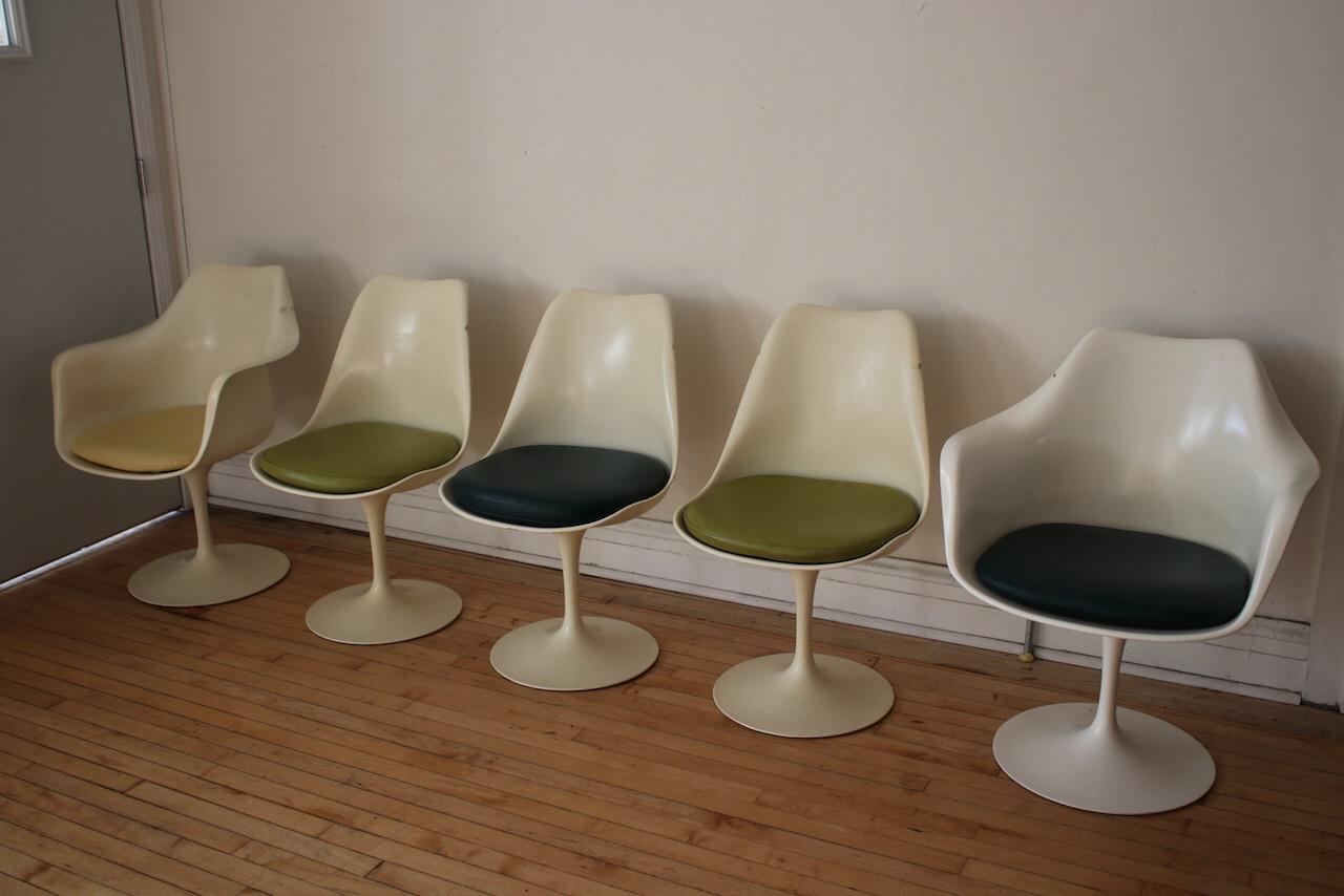 Set of 10 Eero Saarinen for Knoll Tulip Chairs 8