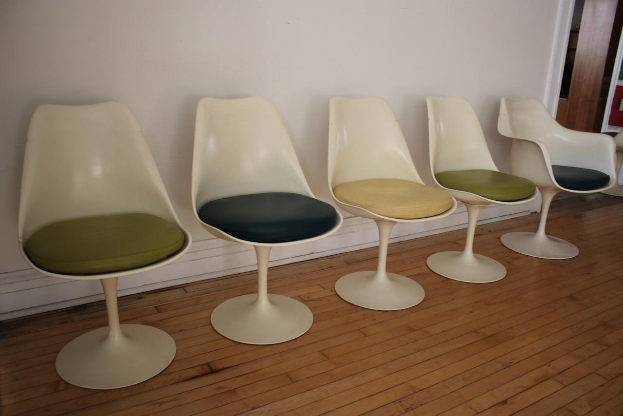 Set of 10 Eero Saarinen for Knoll Tulip Chairs 9