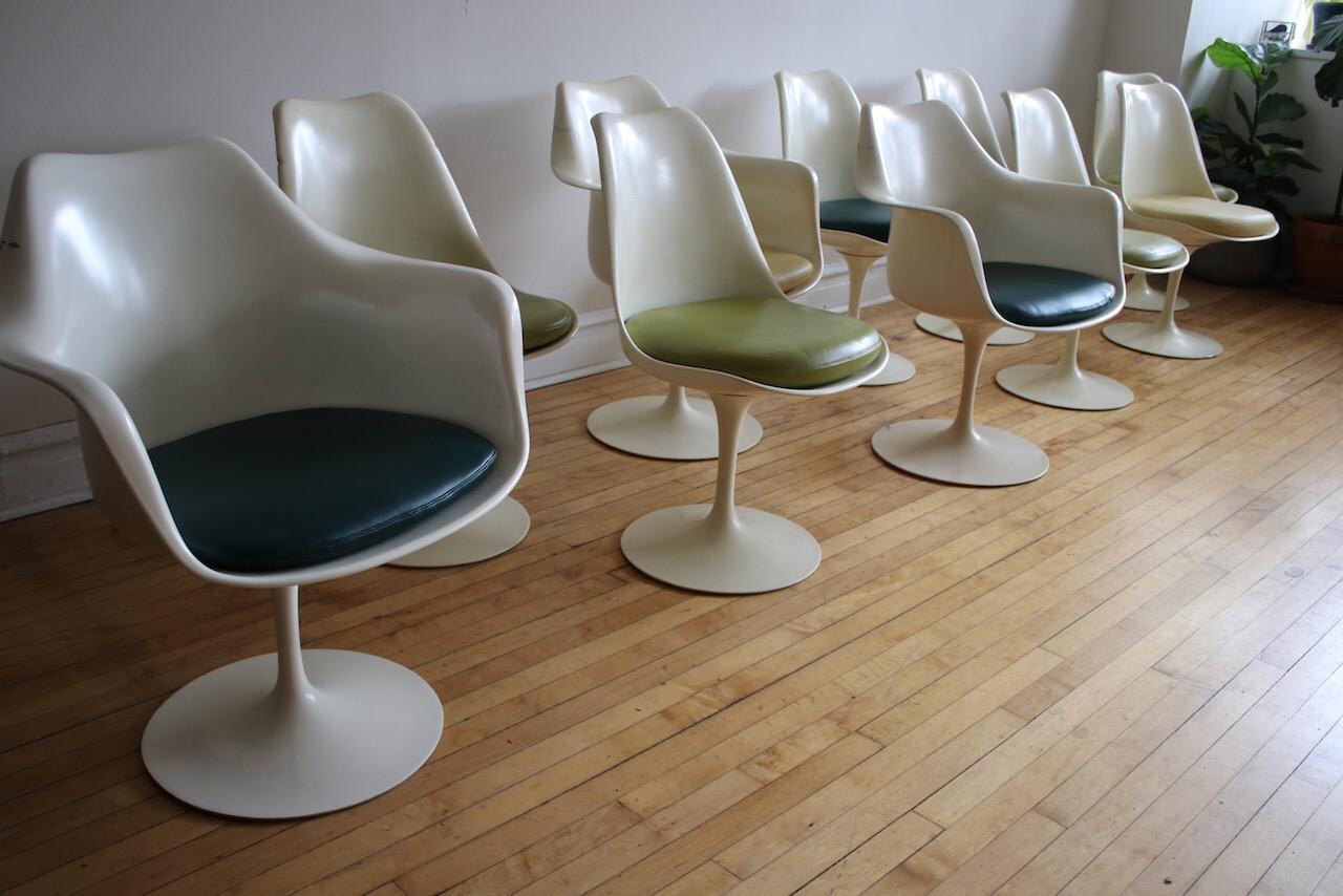 Mid-Century Modern Set of 10 Eero Saarinen for Knoll Tulip Chairs