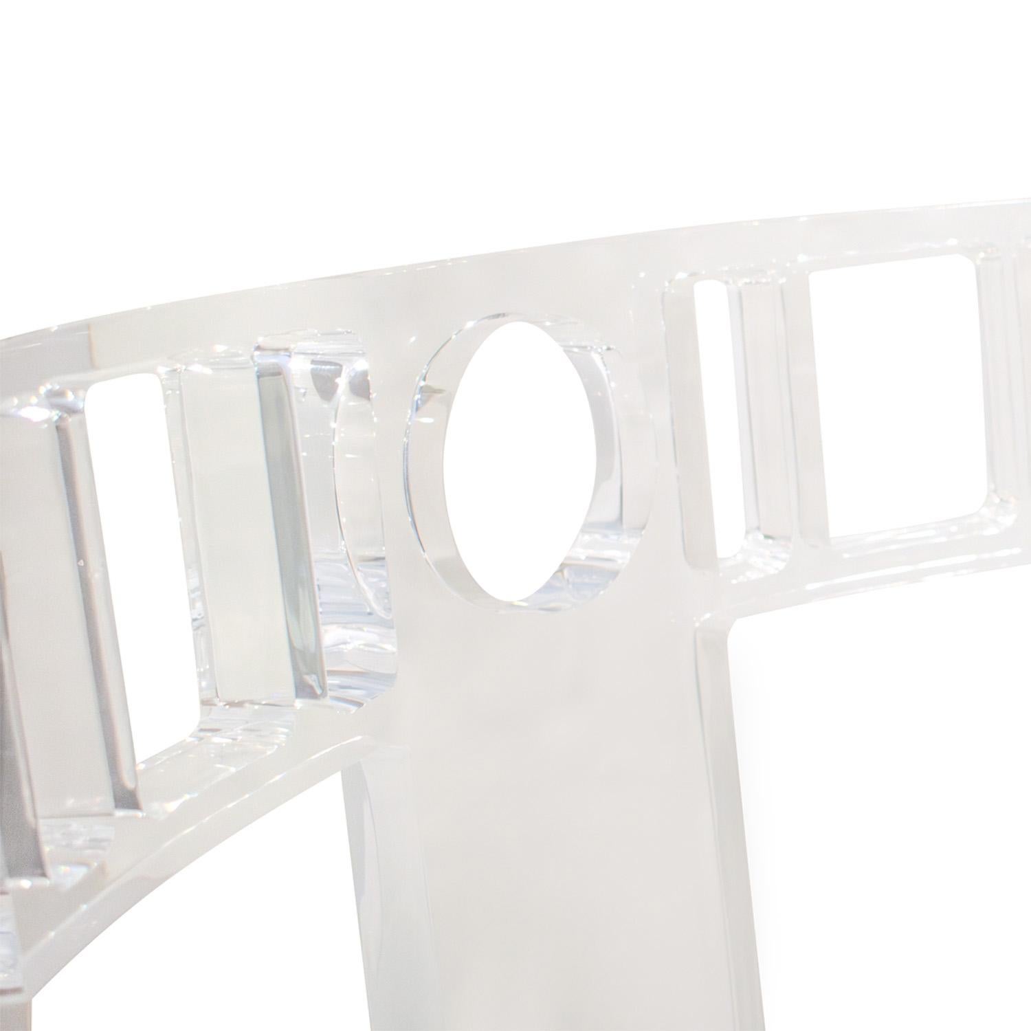 XXI secolo e contemporaneo Set di 10 sedie da pranzo Eleg in lucite massiccia di Geoffrey Bradfield 2001 in vendita
