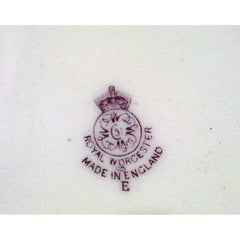 Set of 10 English porcelain dinner plates with a floral design (Royal Worcester)