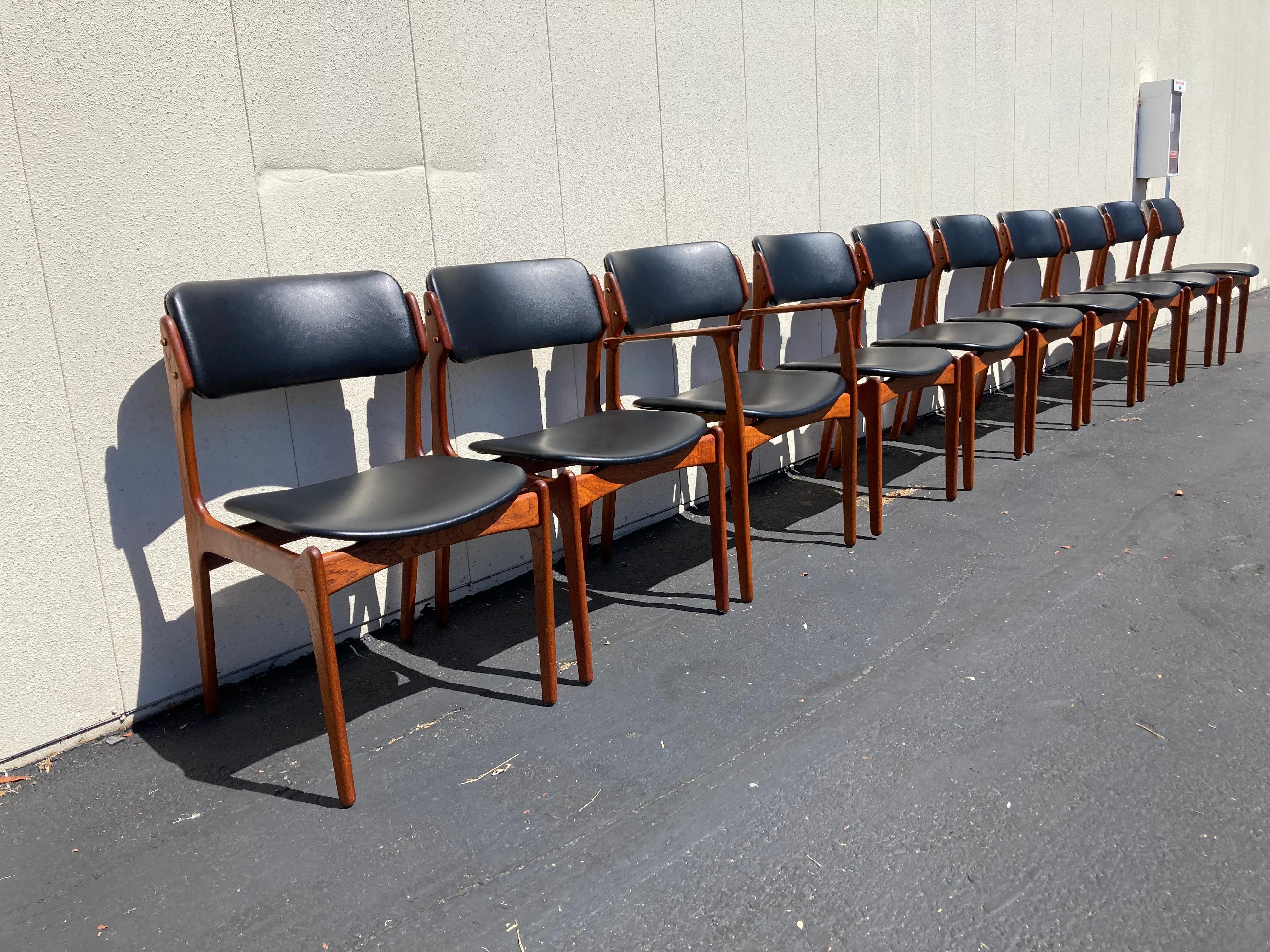 Set of 10 Erik Buch Model 49 & 50 Teak Dining Chairs In Good Condition In Palo Alto, CA