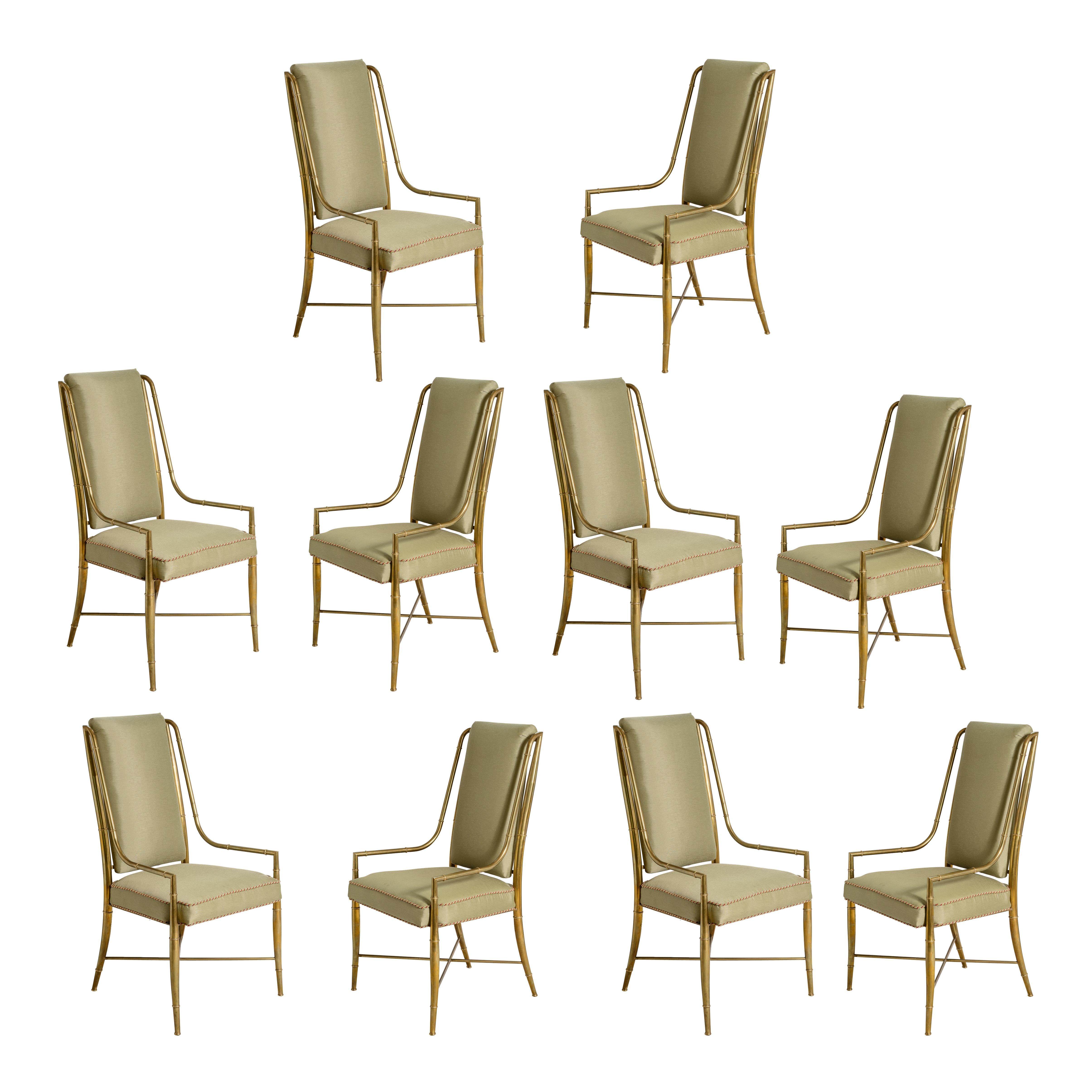 Vient d'arriver, ce lot de 10 chaises impériales en faux bambou par Weiman Warren Lloyds pour Mastercraft. 
Ce site  Ensemble de chaises de salle à manger modernes de style classique. Connue sous le nom de série 