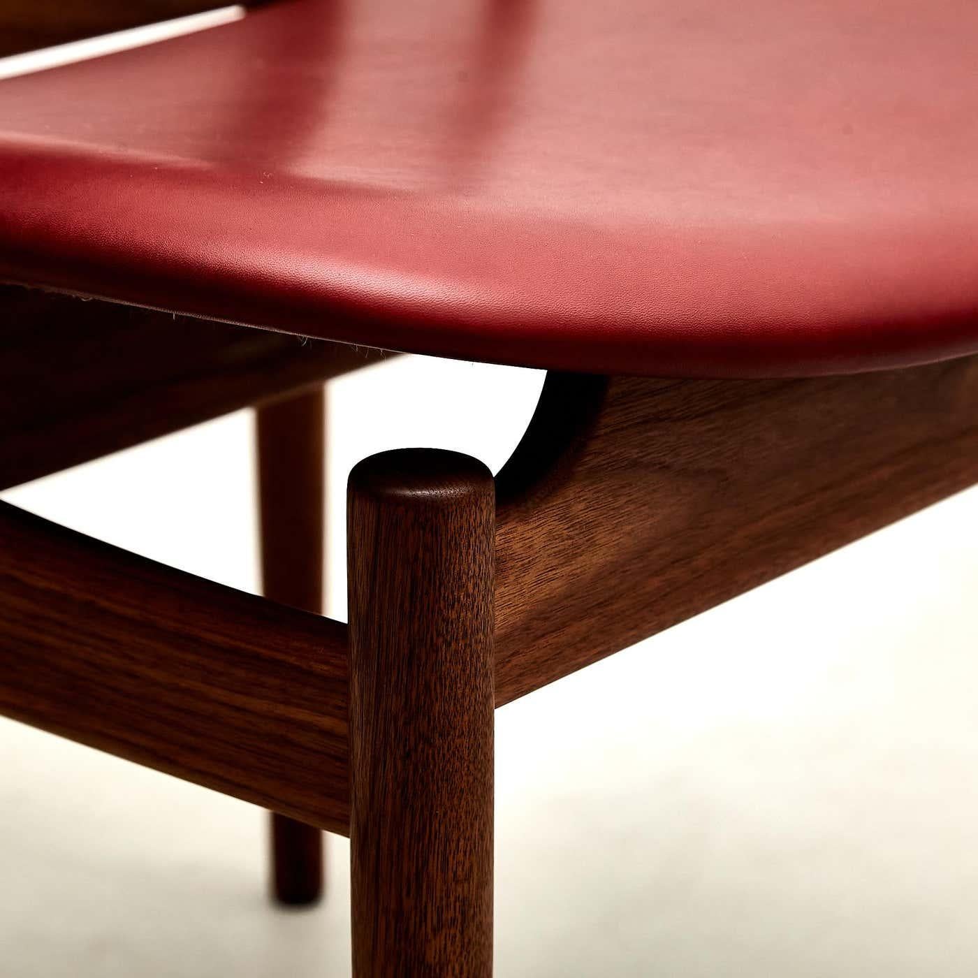 Set of 10 Finn Juhl Egyptian Chair in Walnut Wood and Dark Red Leather en venta 3