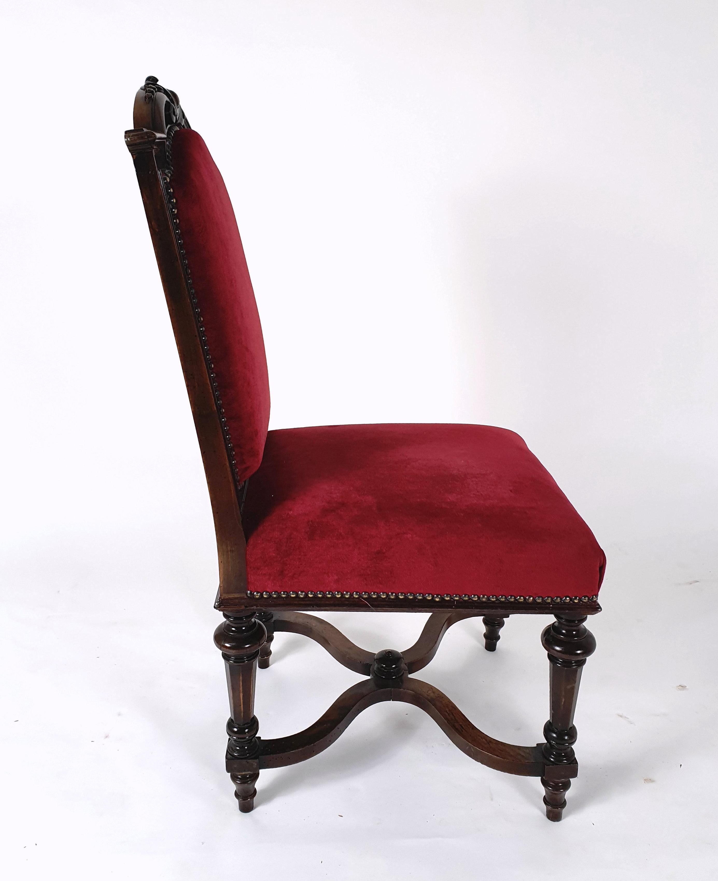 Set of 10 French 19th Century Carved Walnut Dining Chairs In Good Condition In London, west Sussex