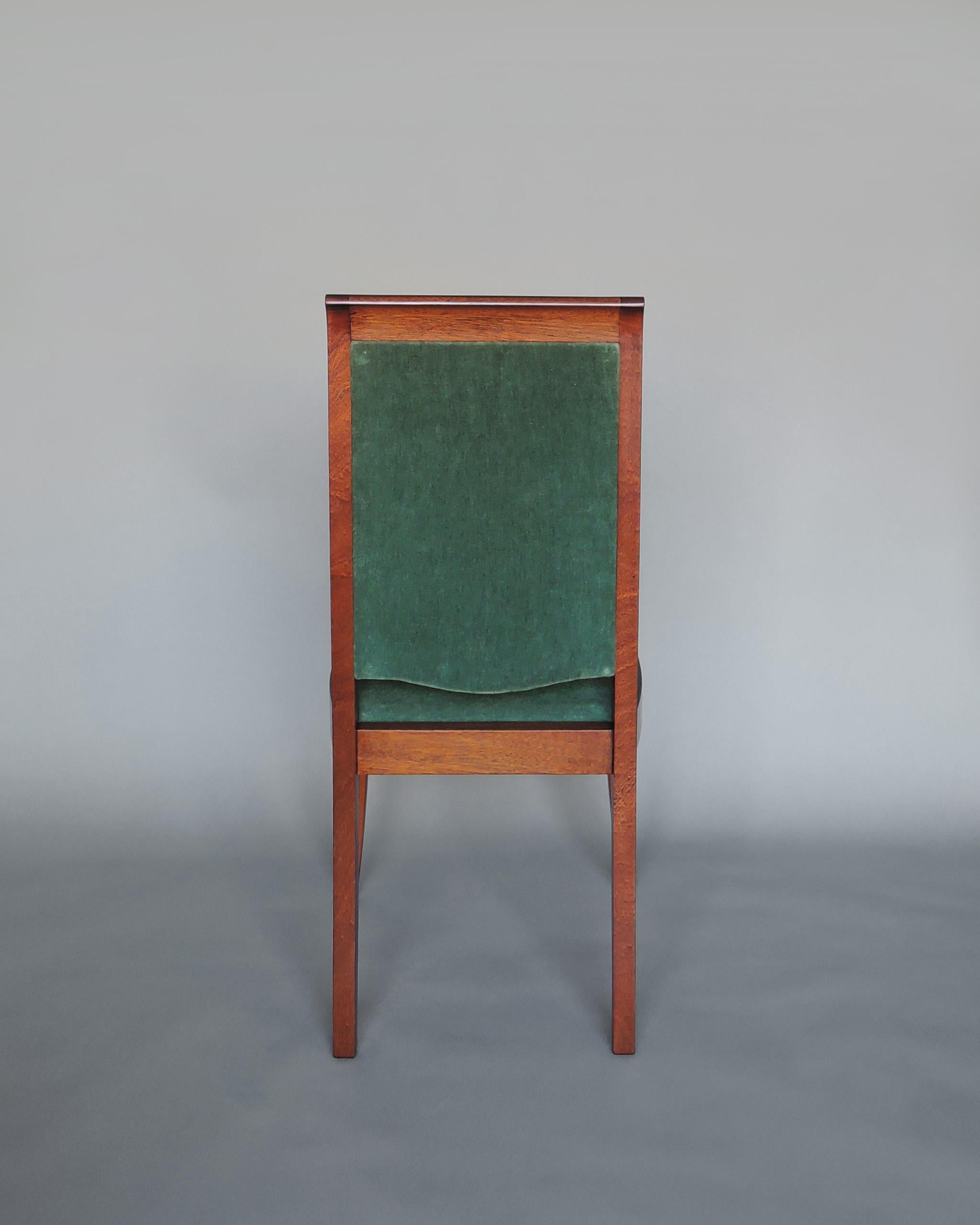 Satz von 10 französischen Art Deco Mahagoni Stühlen von Gaston Poisson im Angebot 1