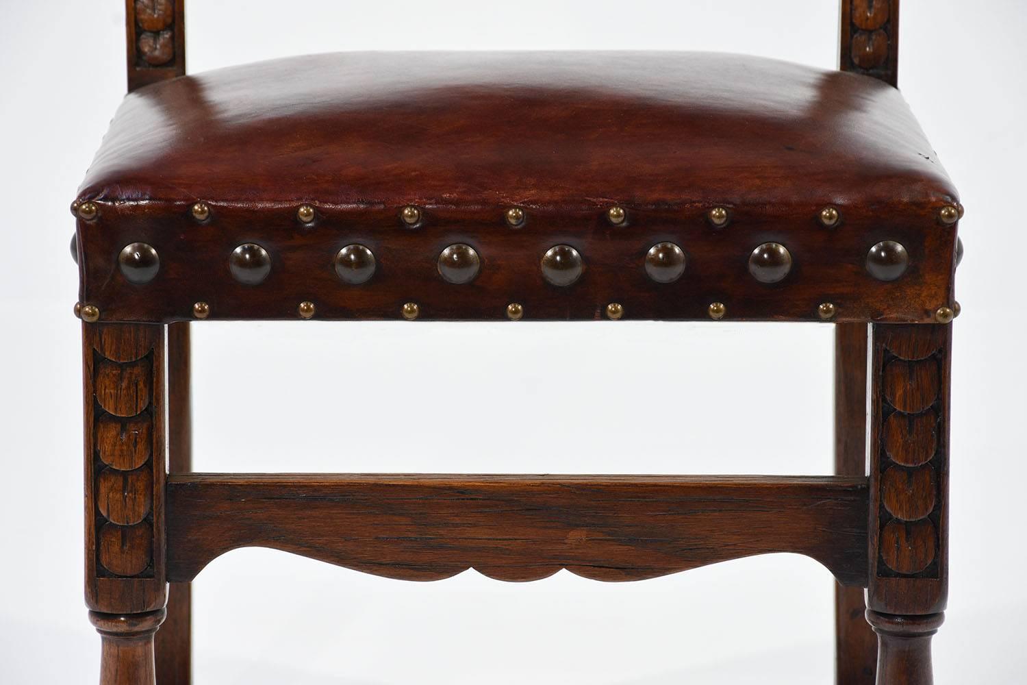 Ensemble de dix chaises à manger en cuir de style français et espagnol 4