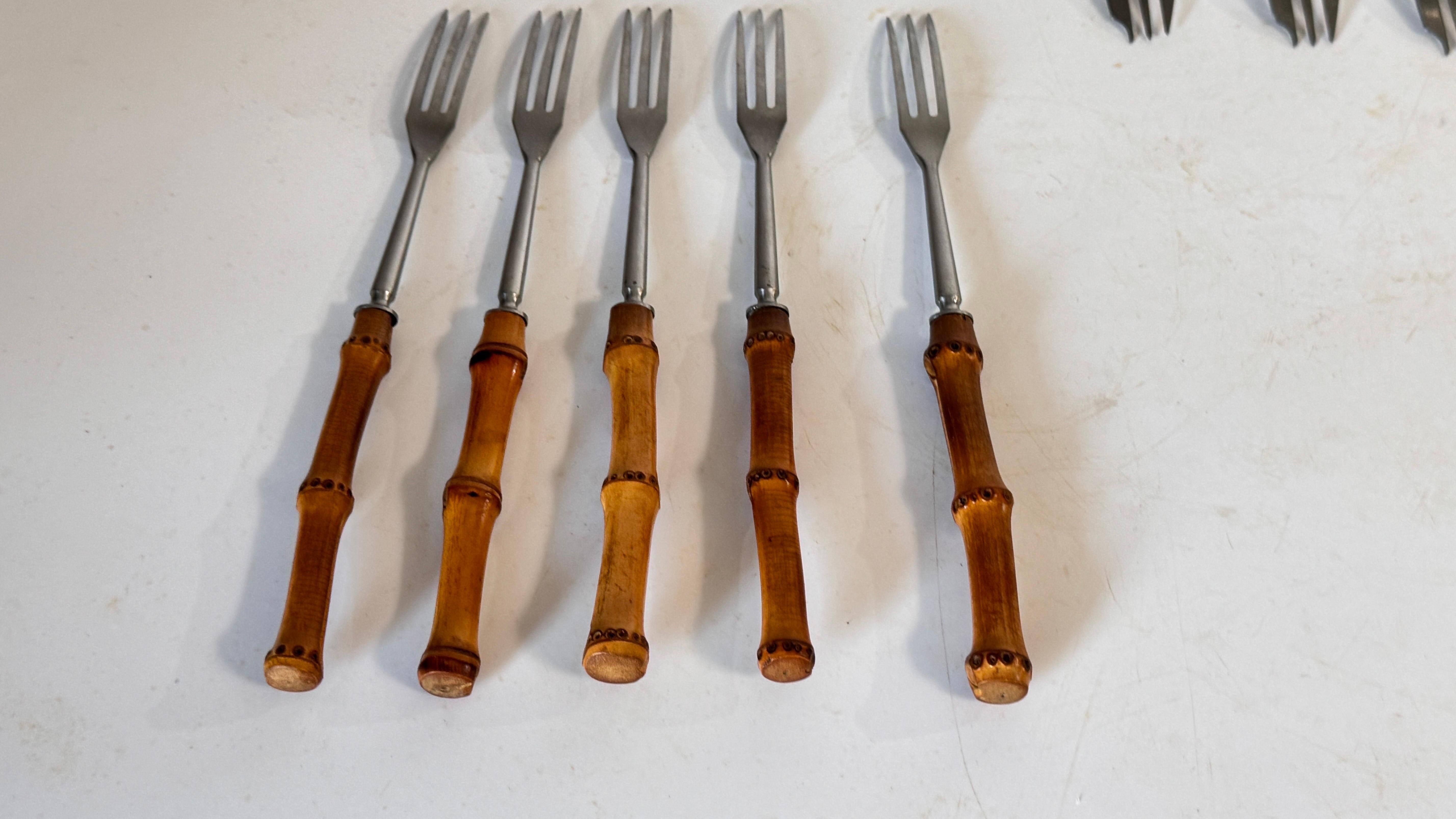 Ensemble de 10 fourchettes en faux bambou, fourchettes à fondue et à fromage, années 1970 en vente 6