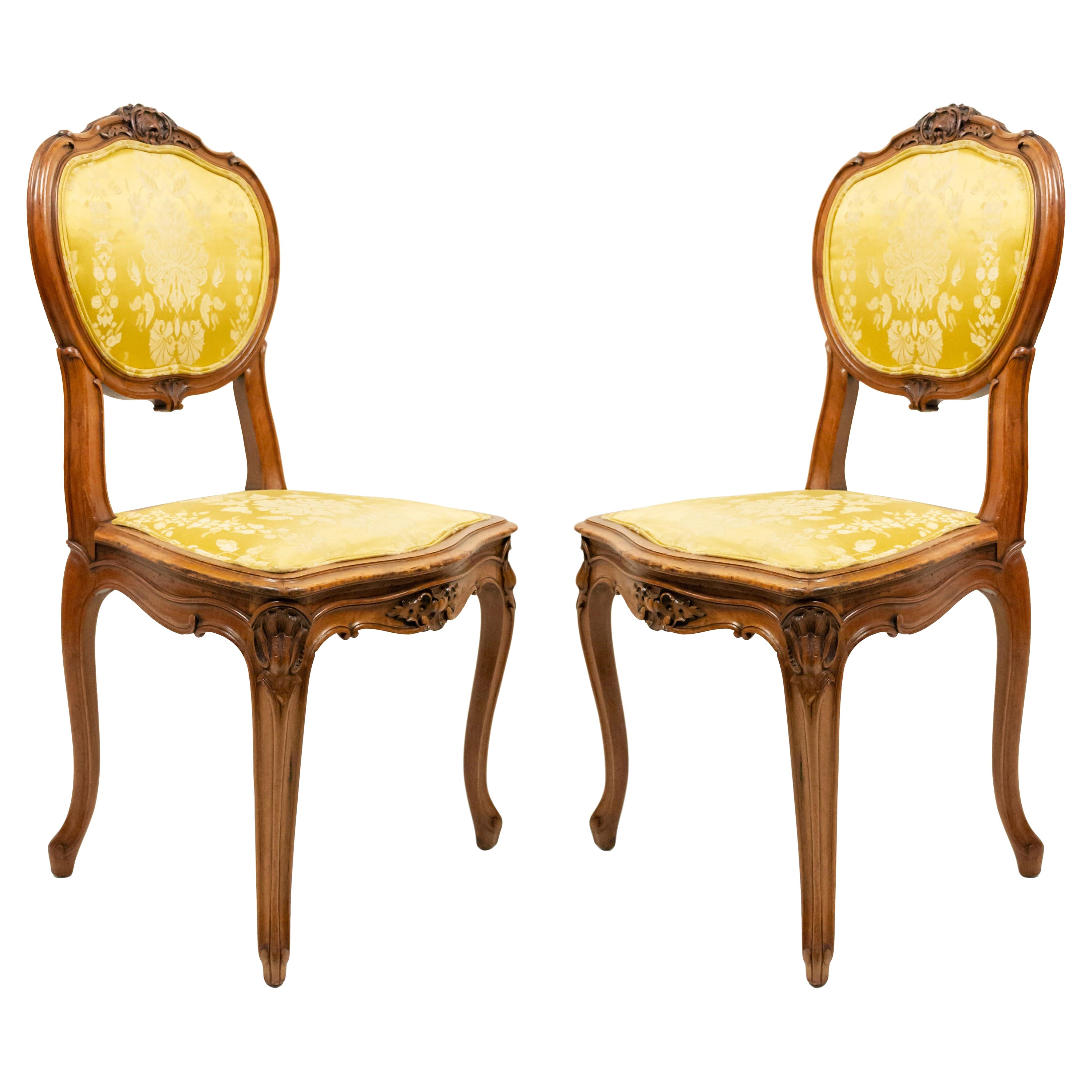 Ensemble de 10 chaises d'appoint françaises Louis XV en damas doré