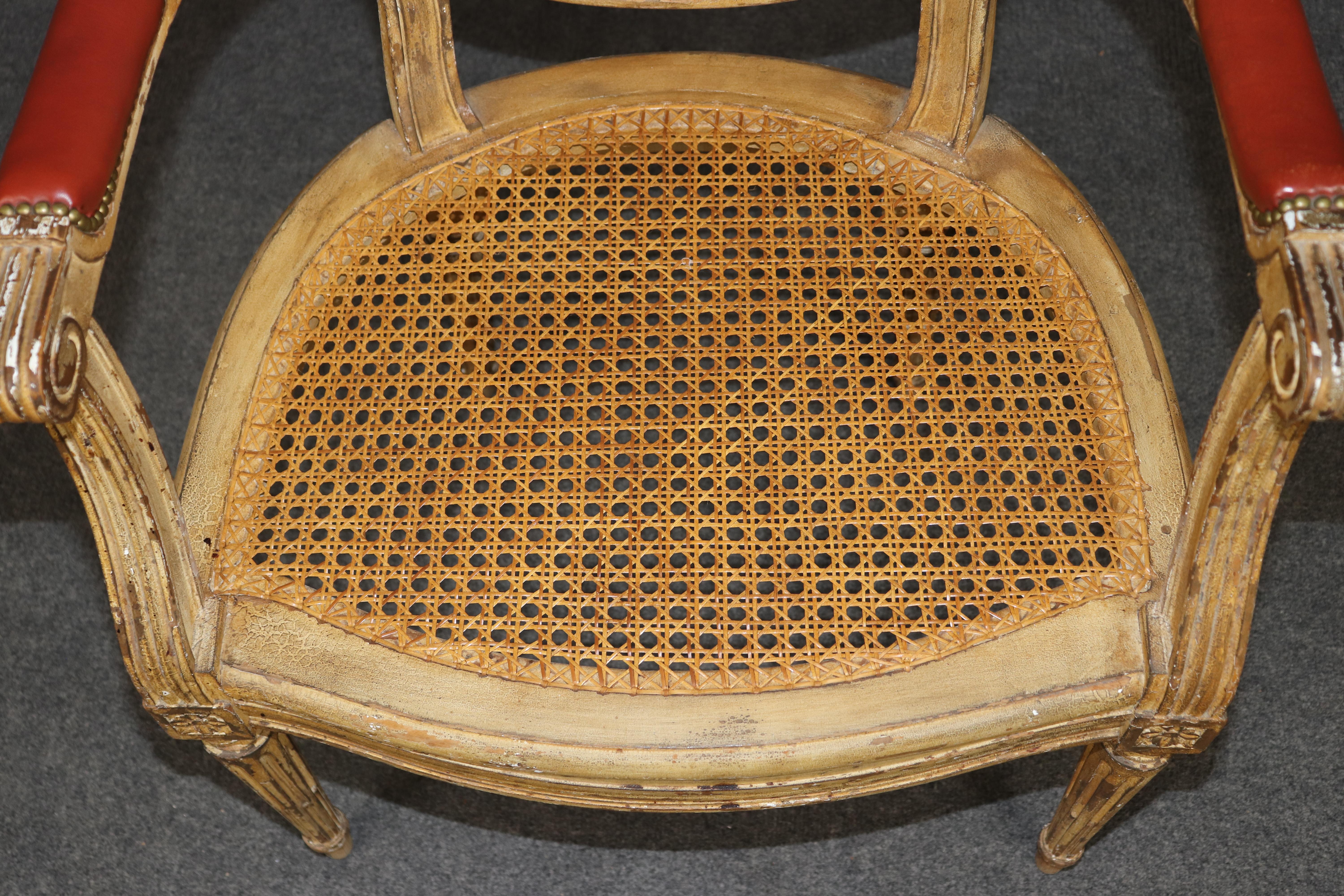 Ensemble de 10 chaises de salle à manger Louis XVI peintes à la crème et en cuir véritable Cane en vente 10