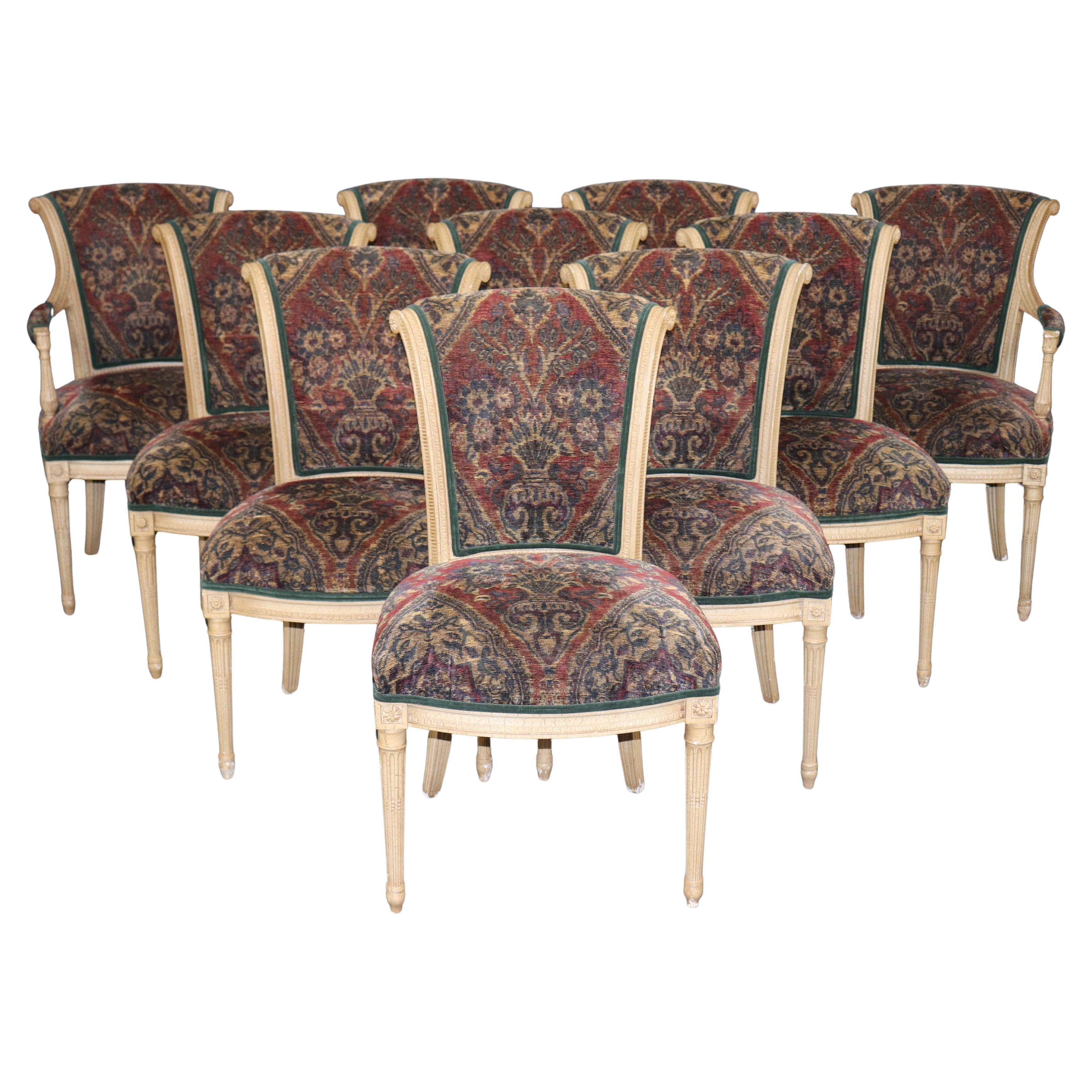 Ensemble de 10 chaises de salle à manger de style Louis XVI peintes avec tissu en peluche