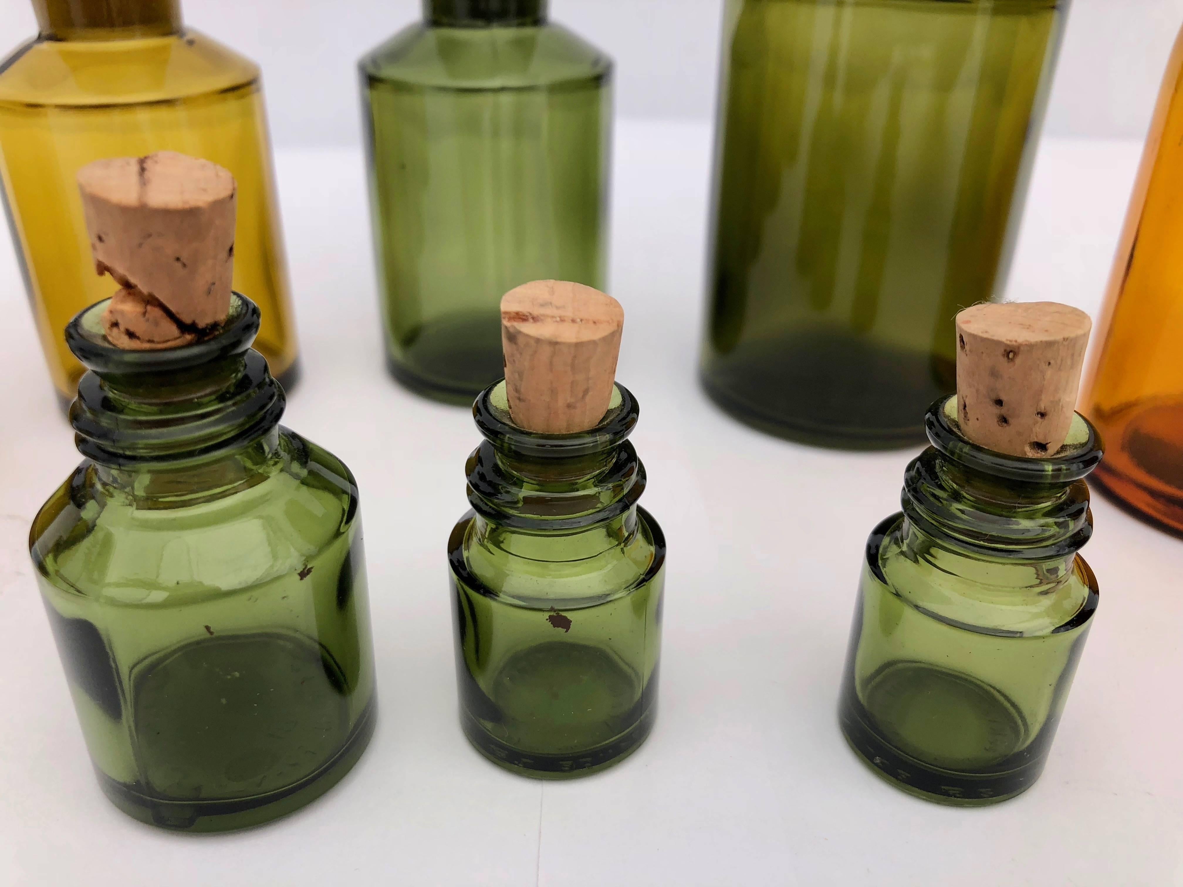 Set of 10 French Perfume-Pharmacy Bottles in Green and Amber, with Lids/Stopper For Sale 3