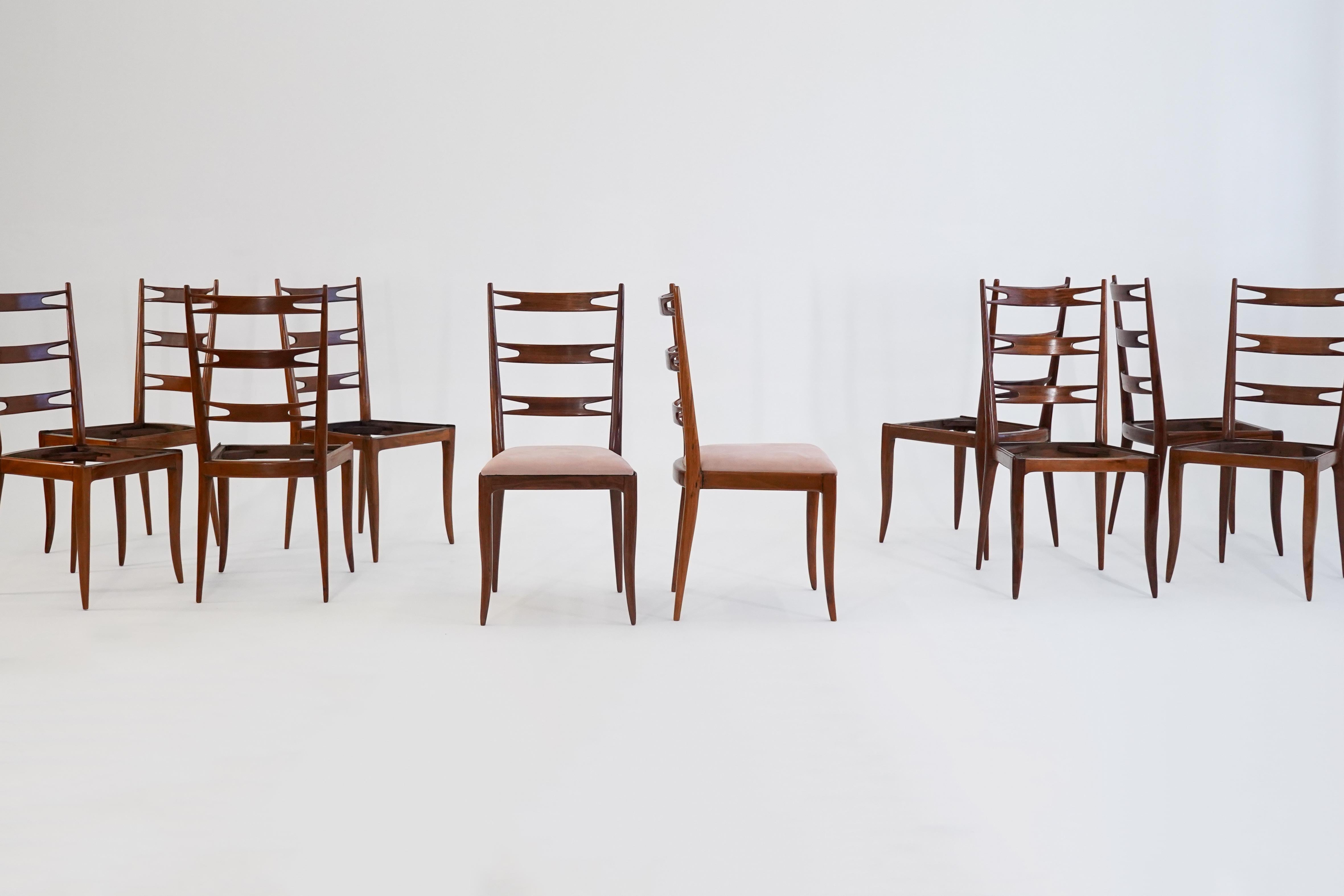 Set of 10 “Gravata” Dining Chairs in Caviuna wood by Giuseppe Scapinelli Brazil In Good Condition For Sale In Curitiba, PR