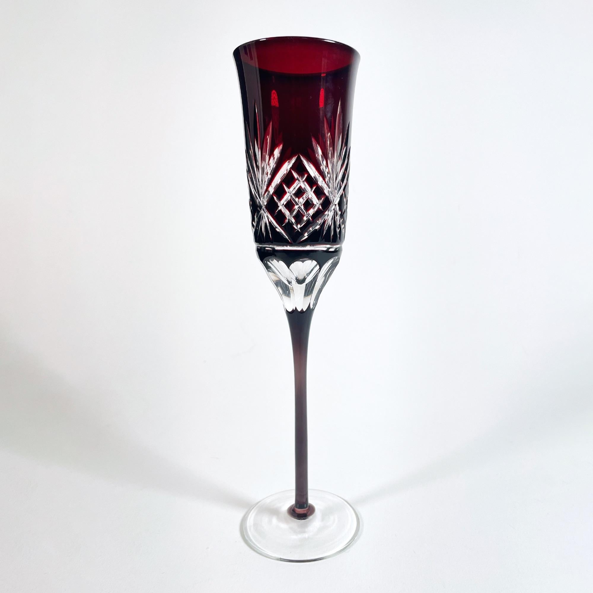 Ensemble de 10 flûtes à champagne de Bohème en cristal taillé à la main - Vintage 1980 en vente 1