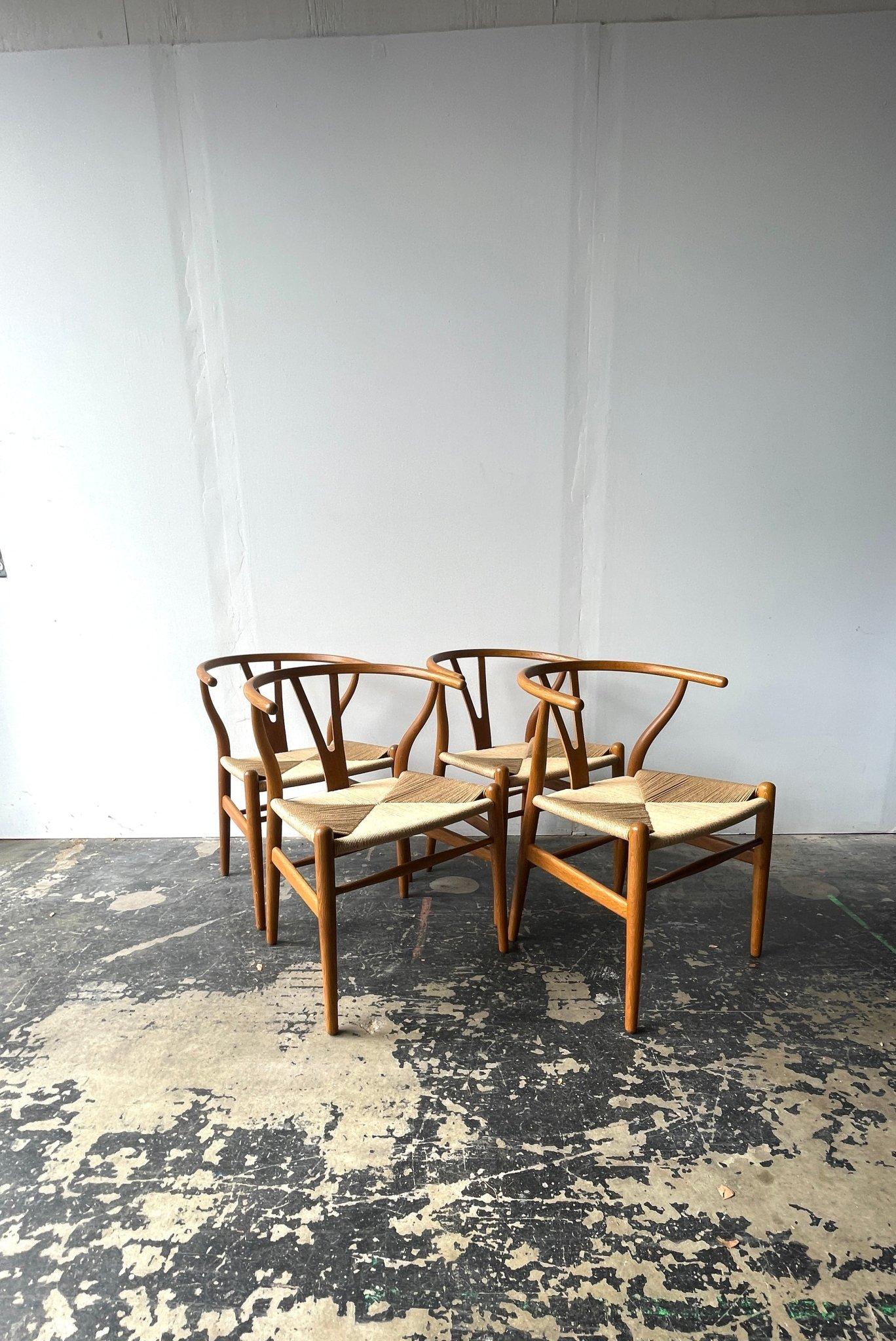 Scandinavo moderno Set di 10 sedie Hans Wegner Wishbone in Oak, anni '50 circa in vendita