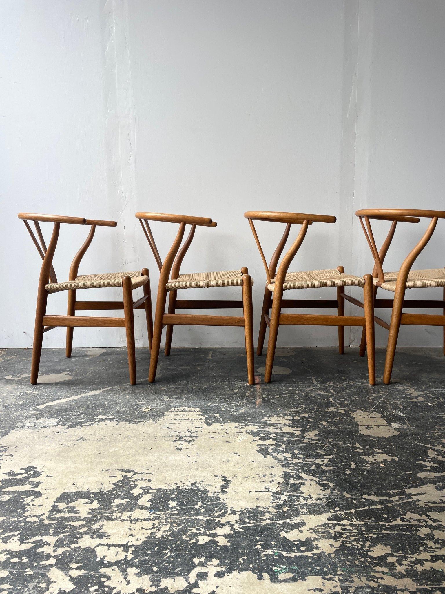 Metà XX secolo Set di 10 sedie Hans Wegner Wishbone in Oak, anni '50 circa in vendita