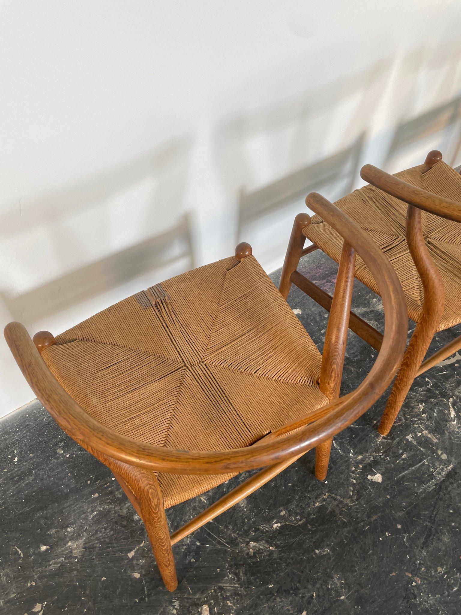 Set di 10 sedie Hans Wegner Wishbone in Oak, anni '50 circa in vendita 1