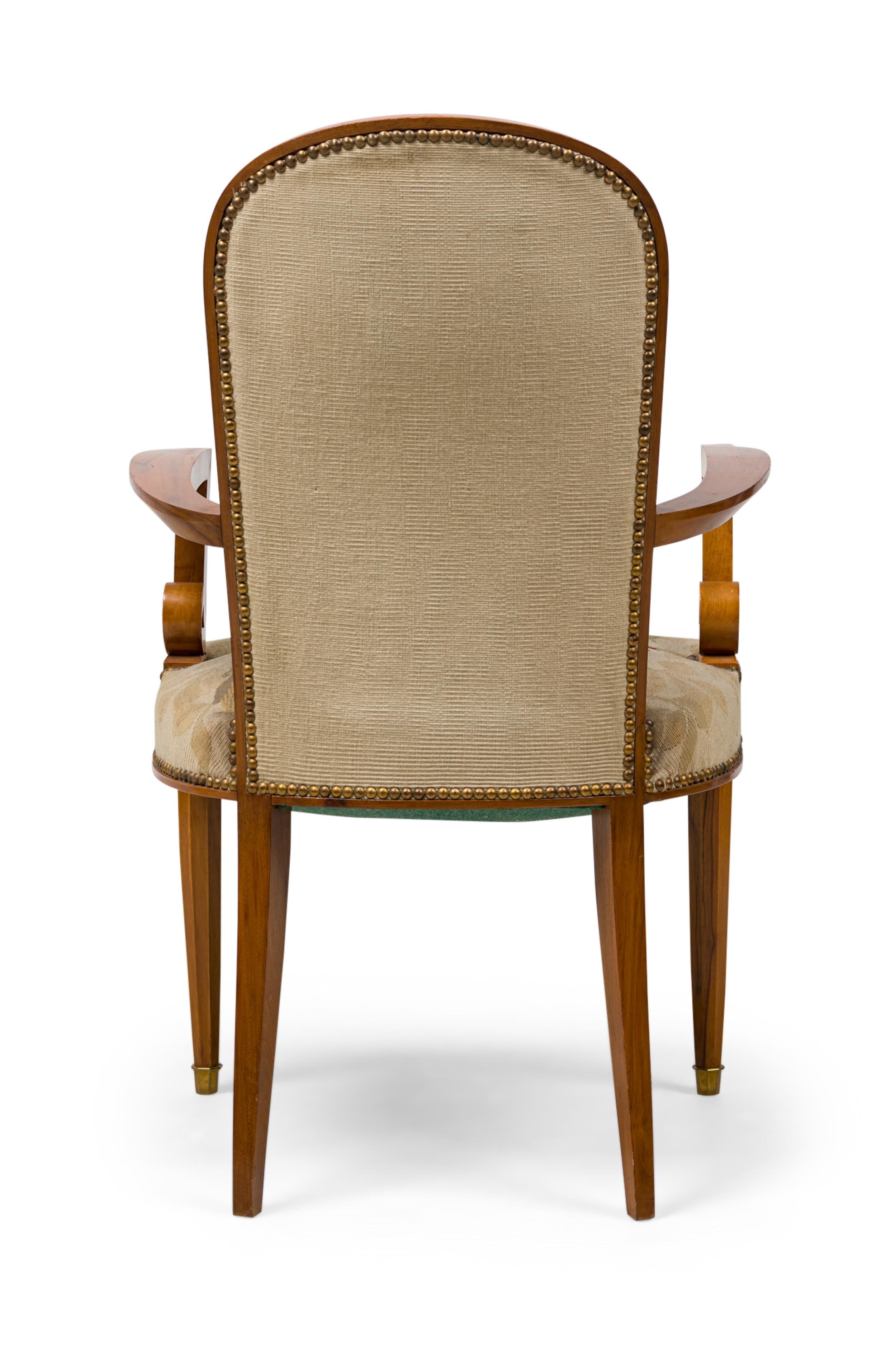 Set di 10 sedie da pranzo moderne francesi in legno e arazzo di Jules Leleu in vendita 10