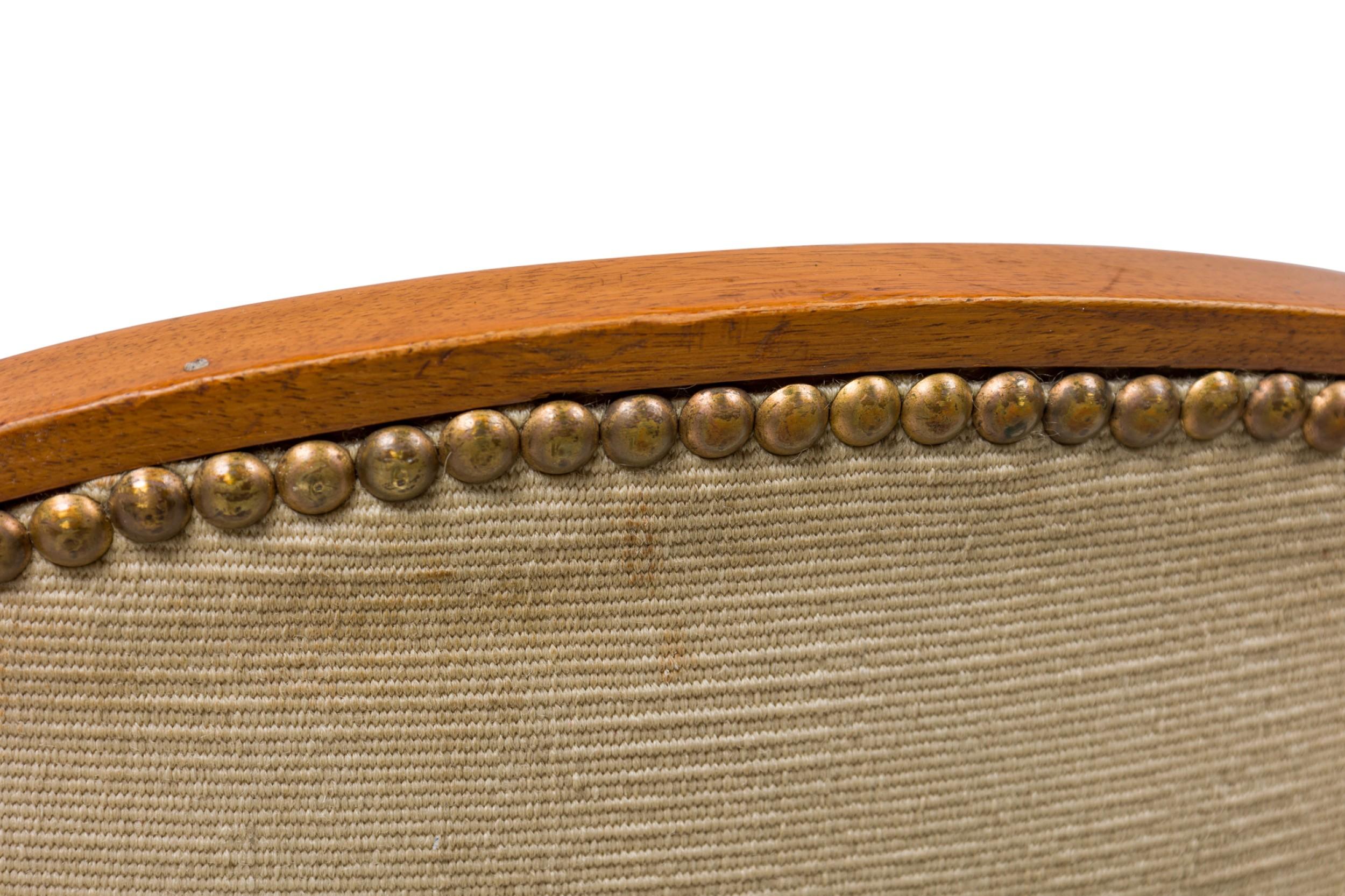 Set di 10 sedie da pranzo moderne francesi in legno e arazzo di Jules Leleu in vendita 12