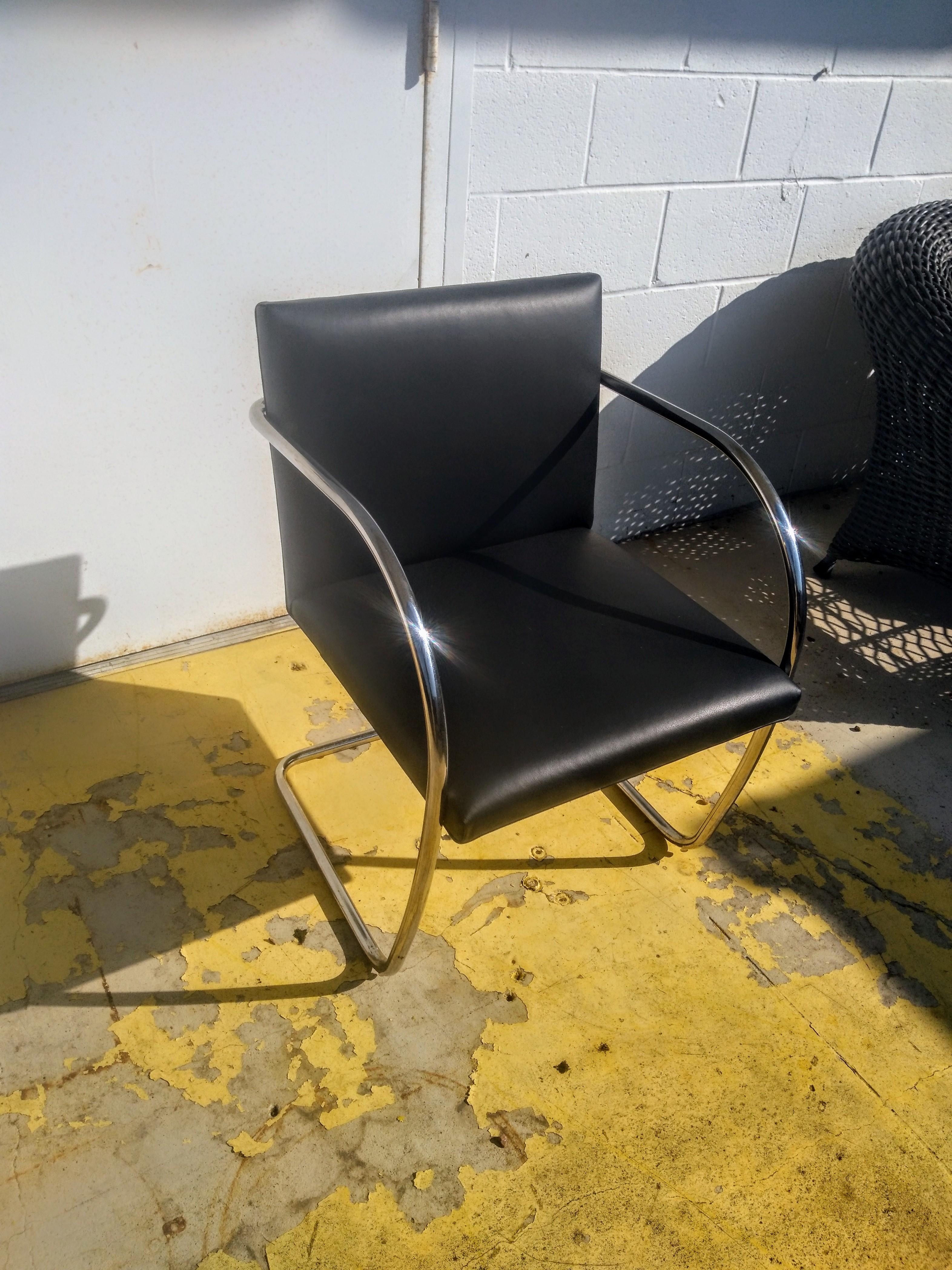 Satz von 10 Knoll Brünn röhrenförmigen Lederstühlen im Zustand „Gut“ im Angebot in Pasadena, TX