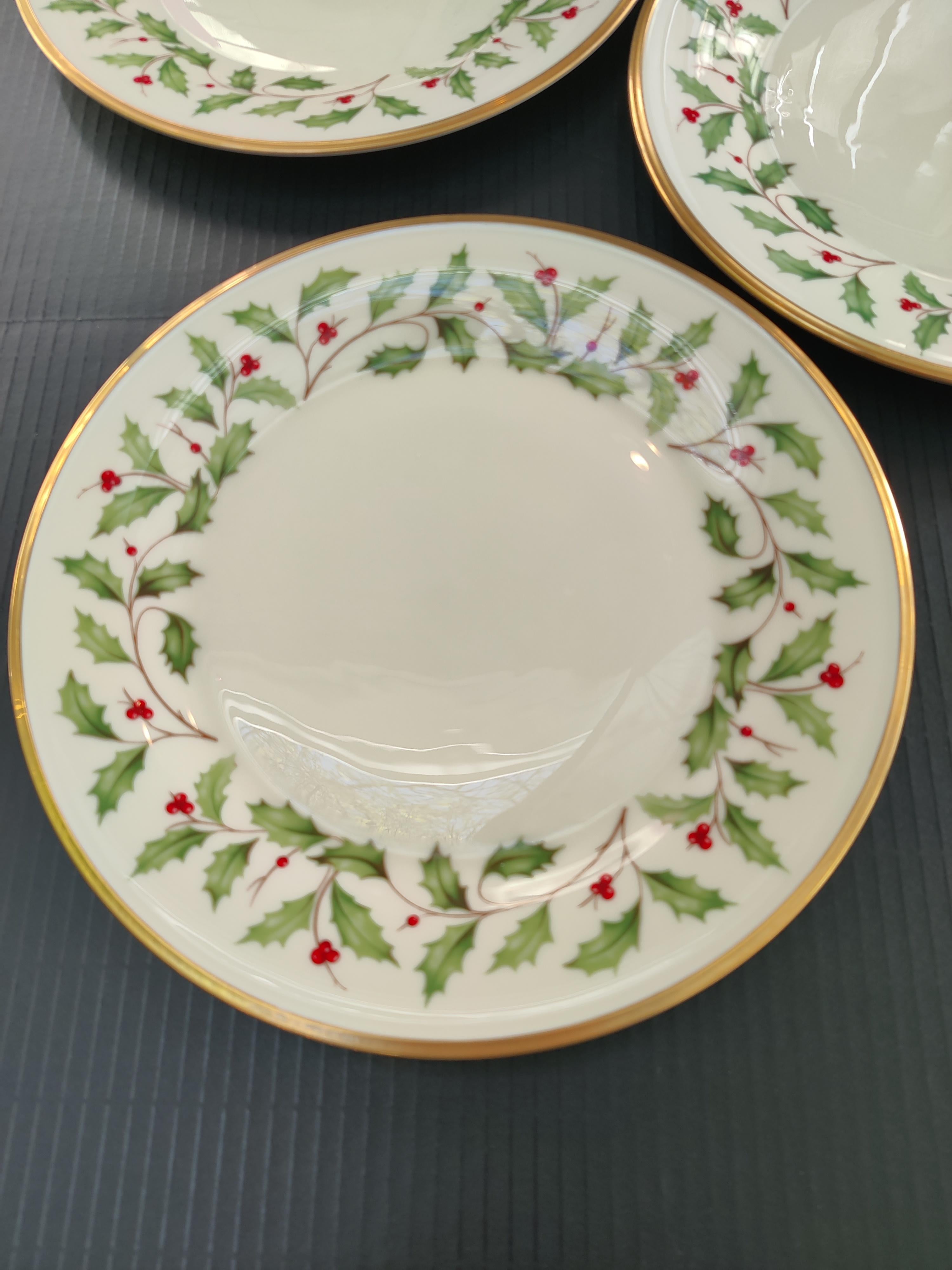 Set of 10 Lenox Christmas Plates For Sale 4
