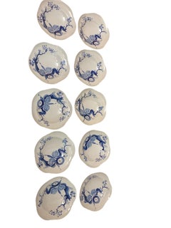 Set von 10 signierten Meissener Porzellantellern mit blauem Blumenmuster