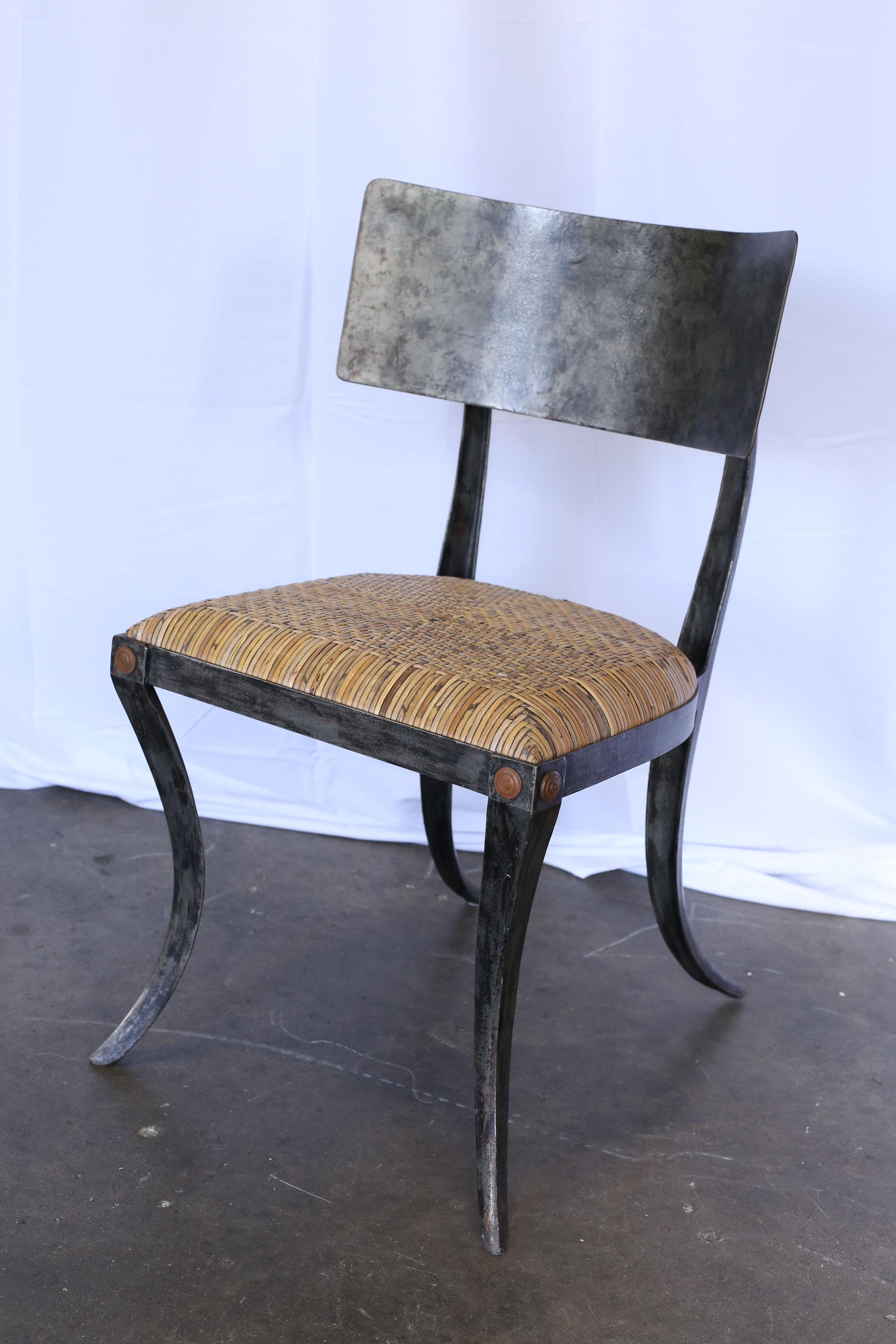 Satz von 10 Klismos-Stühlen aus Metall von Ched Berenguer-Topacio (20. Jahrhundert) im Angebot