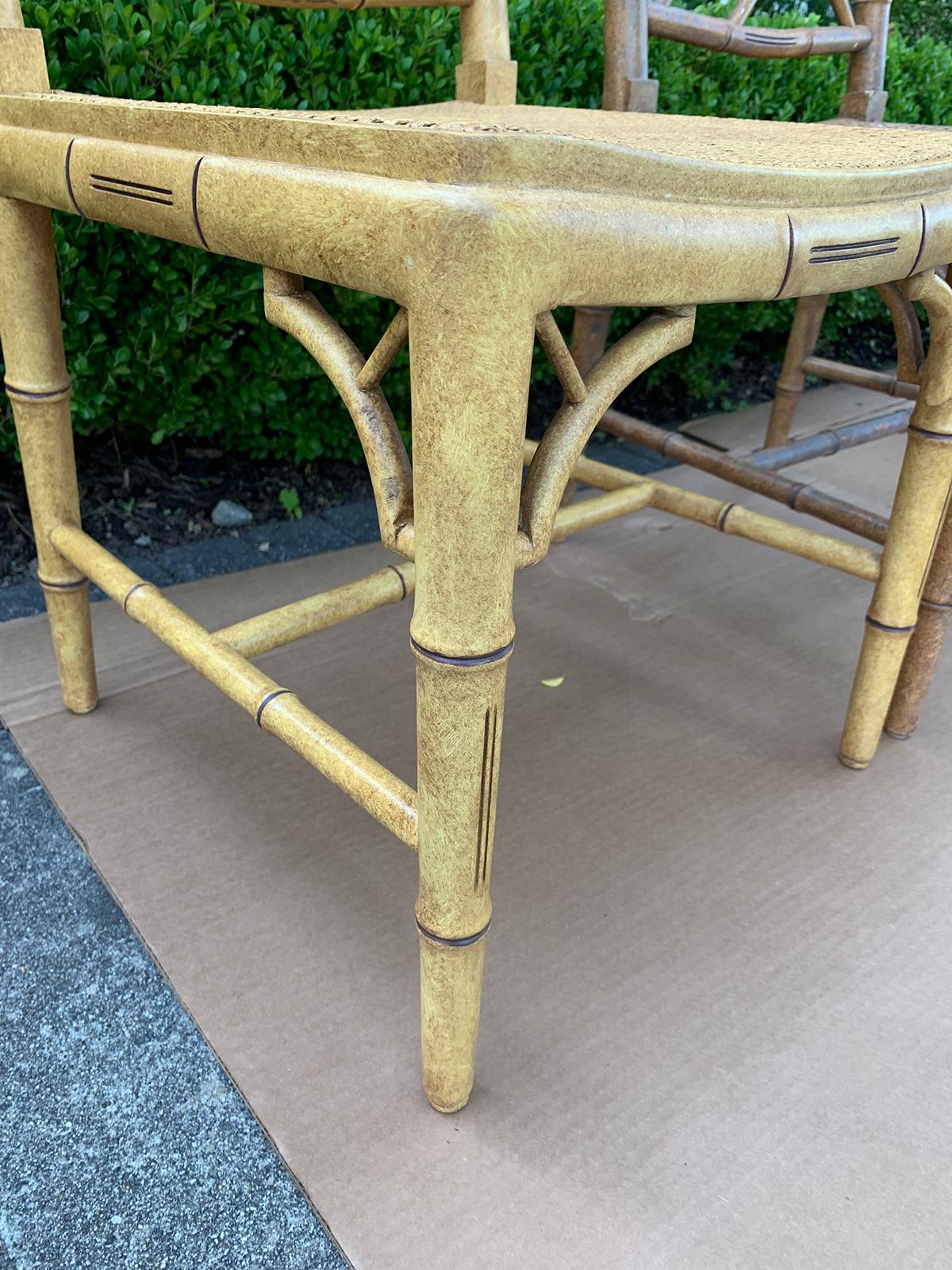 Lot de 10 chaises de salle à manger en faux bambou du milieu du 20e siècle avec sièges cannés 9