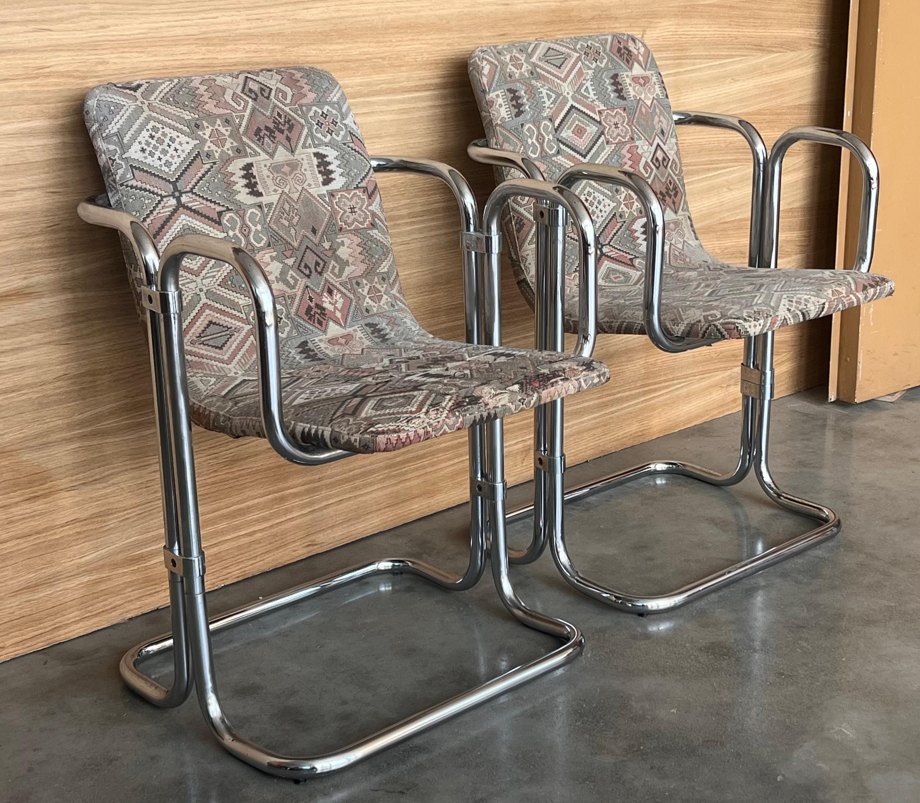 Mid-Century moderno Set di 10 sedie cromate di metà secolo con doppio tubo. in vendita