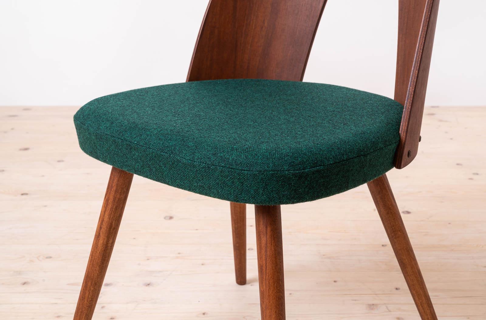 Juego de 10 sillas de comedor Mid Century de A. Šuman, opciones de retapizado en venta 2