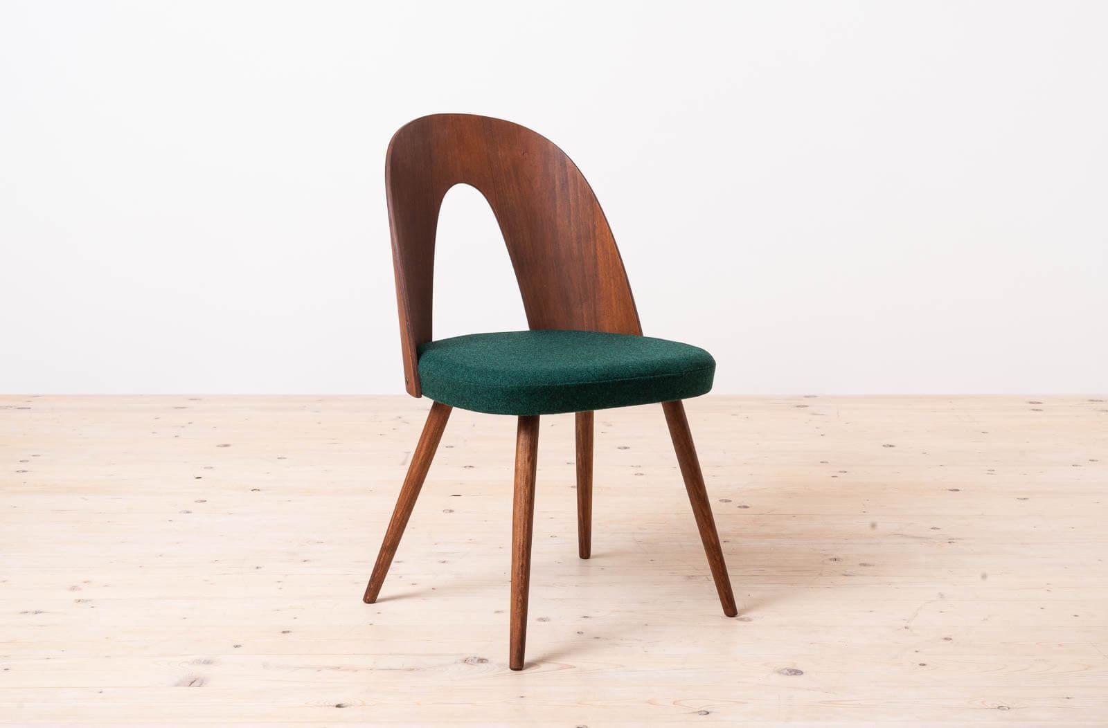 Juego de 10 sillas de comedor Mid Century de A. Šuman, opciones de retapizado mediados del siglo XX en venta