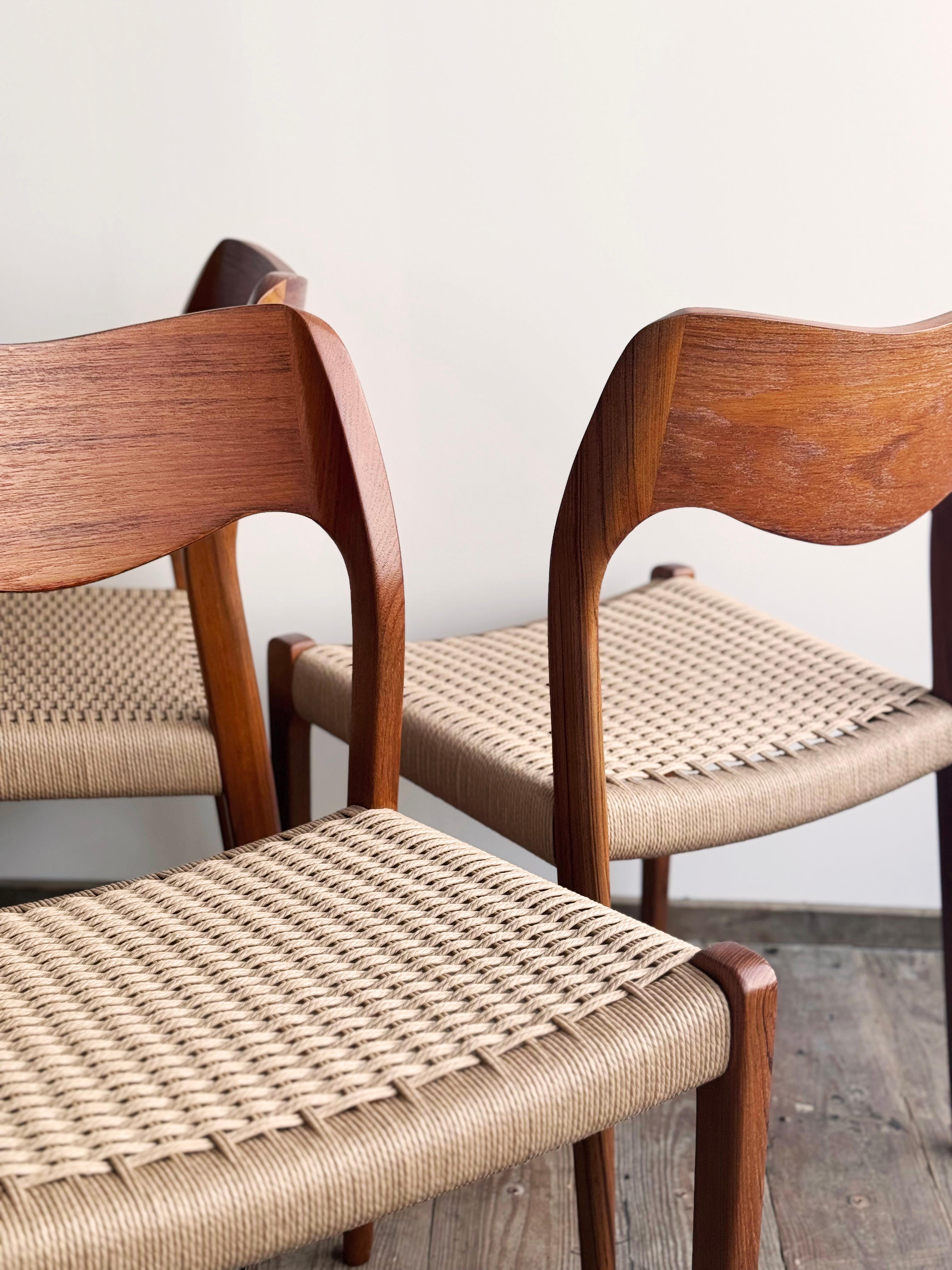 Set of 10 Mid-Century Teak Dining Chairs #71 by Niels O. Møller for J. L. Moller In Good Condition In München, Bavaria