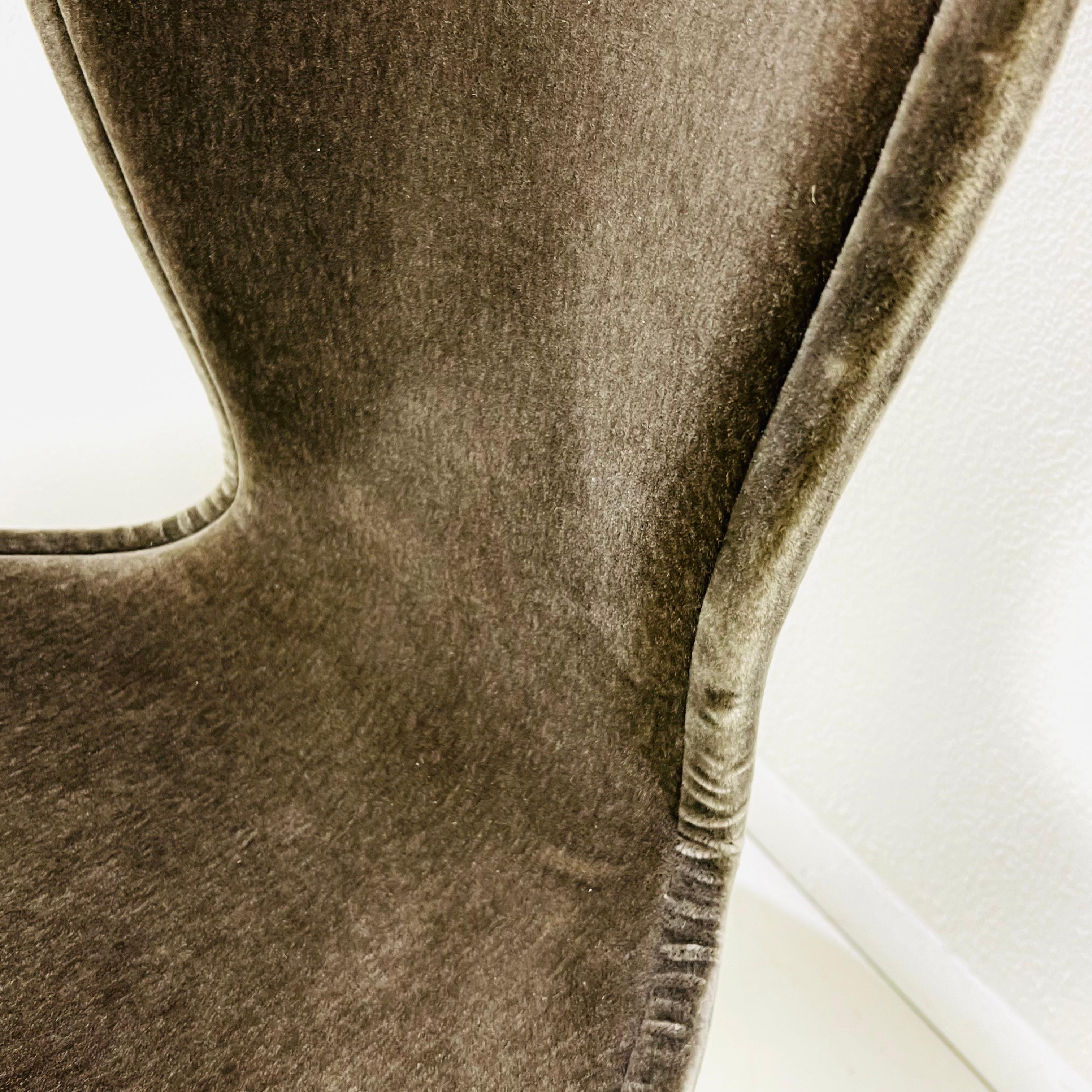 Ensemble de 10 chaises en mohair 