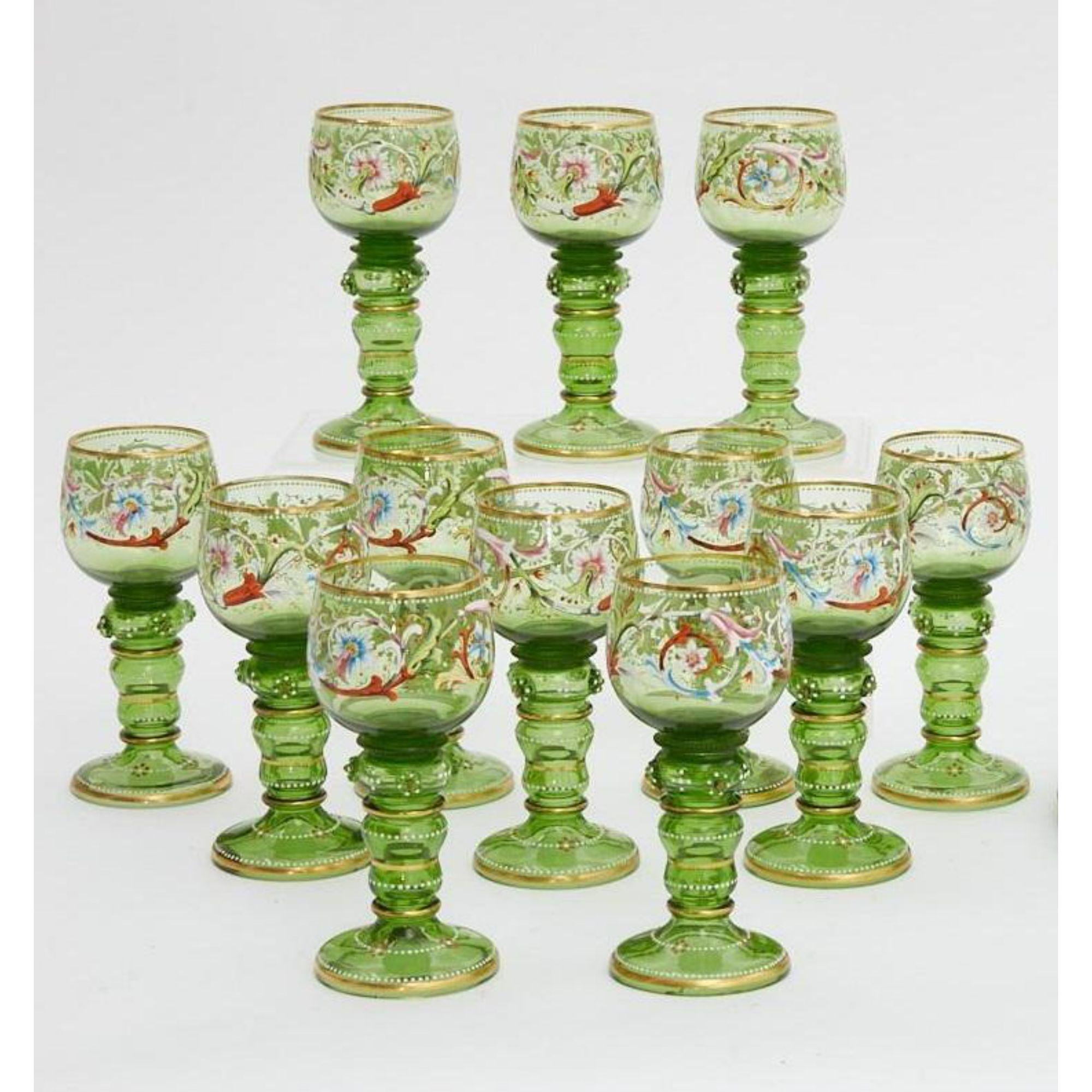 Anciennes tiges à vin roemers en verre émaillé vert - Décorées par Myers Neff - Lot de 10

Informations complémentaires : 
MATERIAL : émail, verre
Couleur : vert
Marque : Moser Glassworks
Designer : Thomas Moser
Période : 19ème siècle
Styles