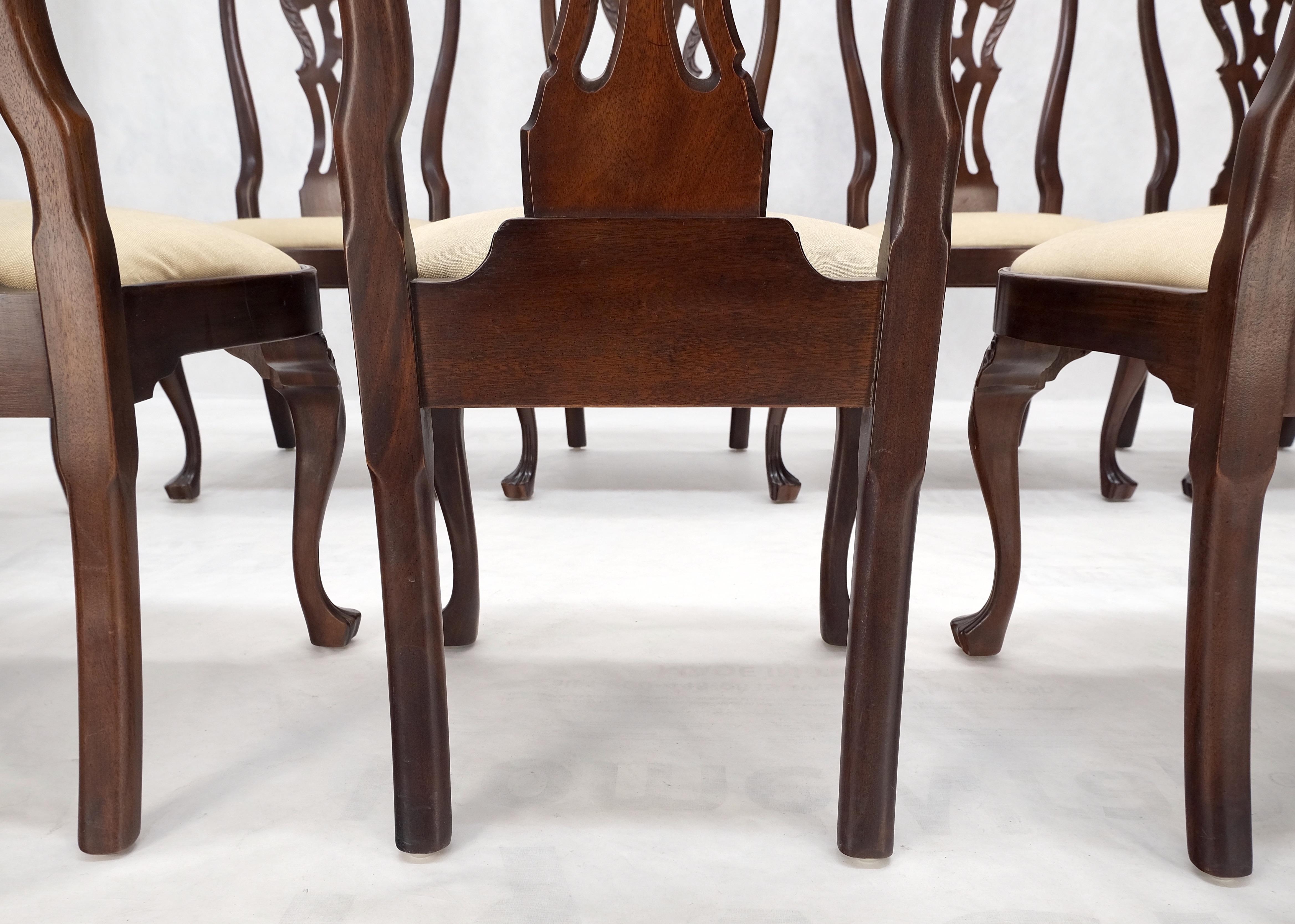 Tissu d'ameublement Ensemble de 10 chaises de salle à manger en noyer tapissées de lin neuf par Henredon Mint en vente