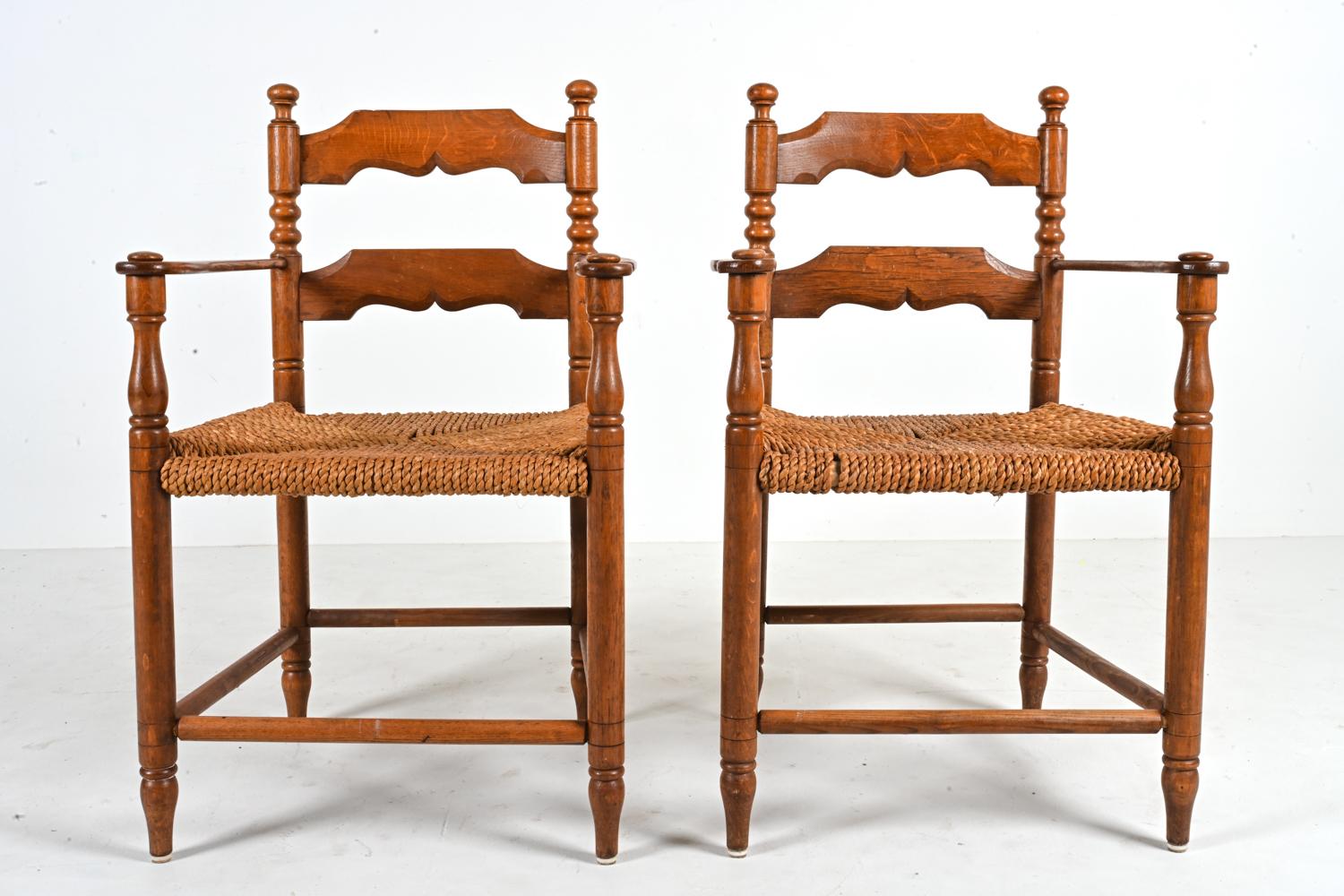 20ième siècle Ensemble de 10 fauteuils en chêne et cordon papier à la manière de Charles Dudouyt en vente