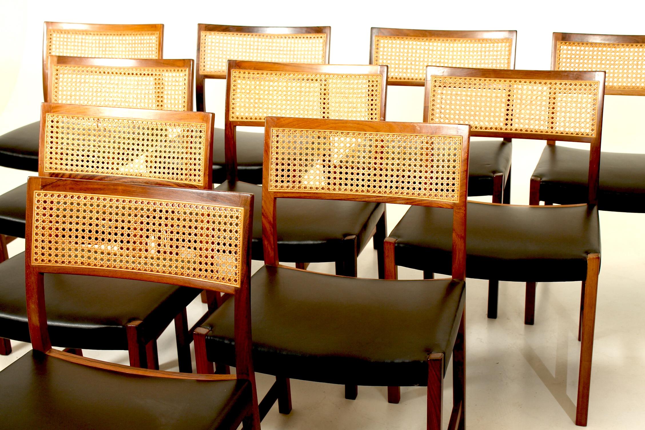 Scandinave moderne Ensemble de 10 chaises d'appoint vintage originales d'Illum Vikkelsø, Danemark. en vente