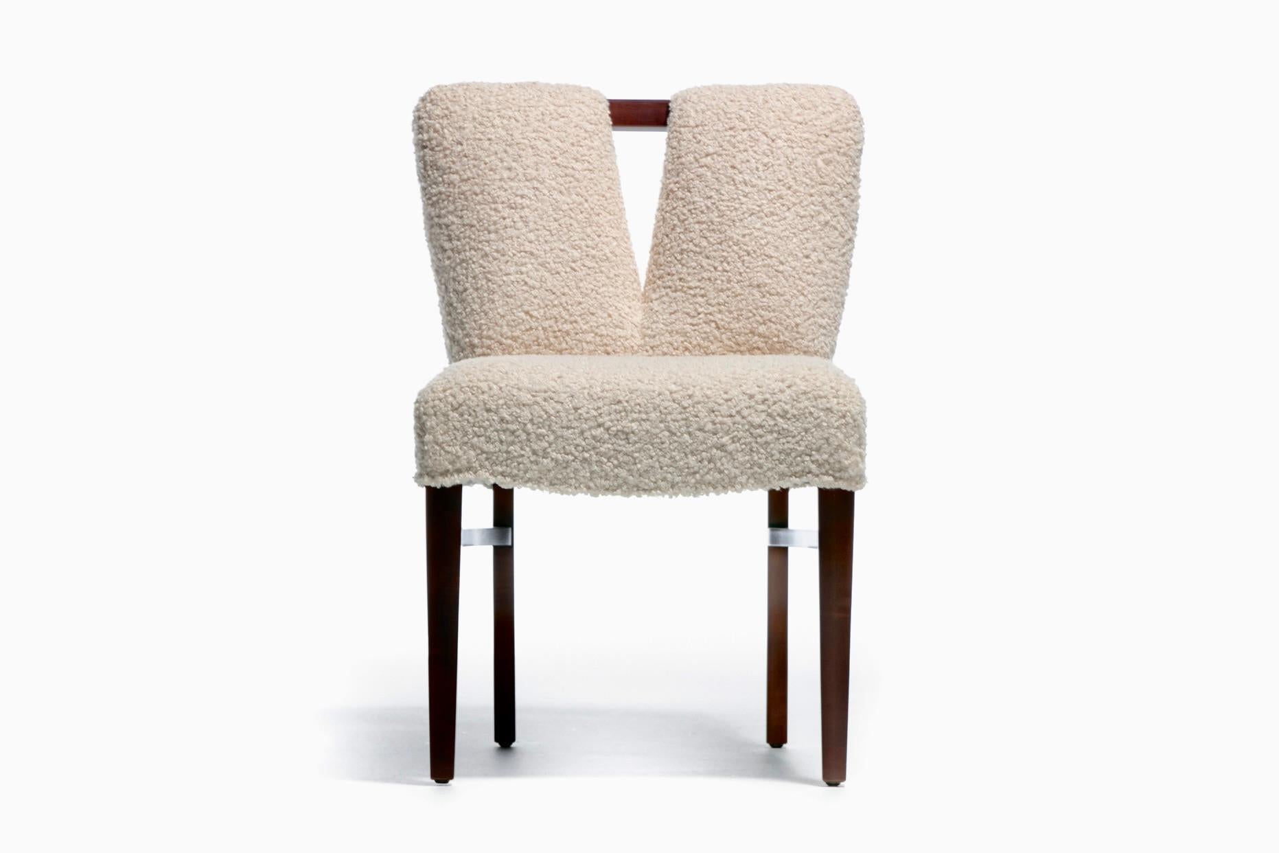 Ensemble de 10 chaises de salle à manger à dossier corseté en bouclé blanc ivoire de Paul Frankl, c. années 1950 en vente 6