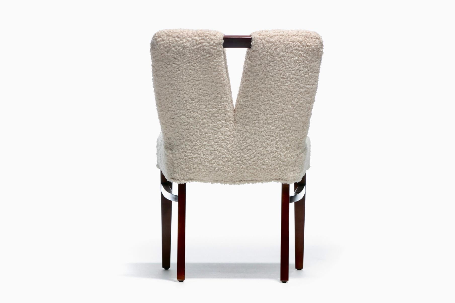 Ensemble de 10 chaises de salle à manger à dossier corseté en bouclé blanc ivoire de Paul Frankl, c. années 1950 en vente 9