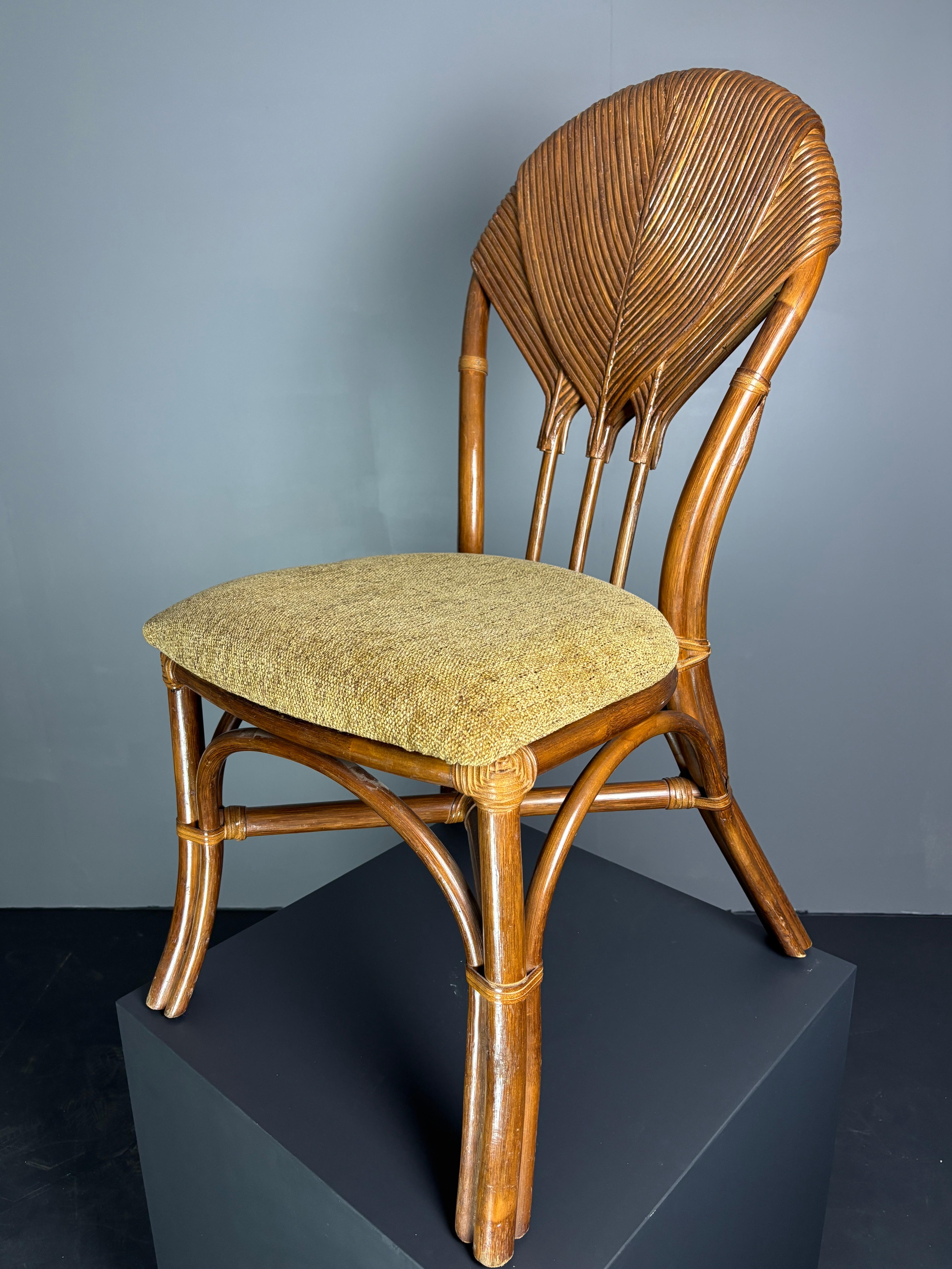 Lot de 10 chaises de salle à manger en roseau, rotin, bambou et feuilles de palmier. Bon état - En vente à Zaandam, NL