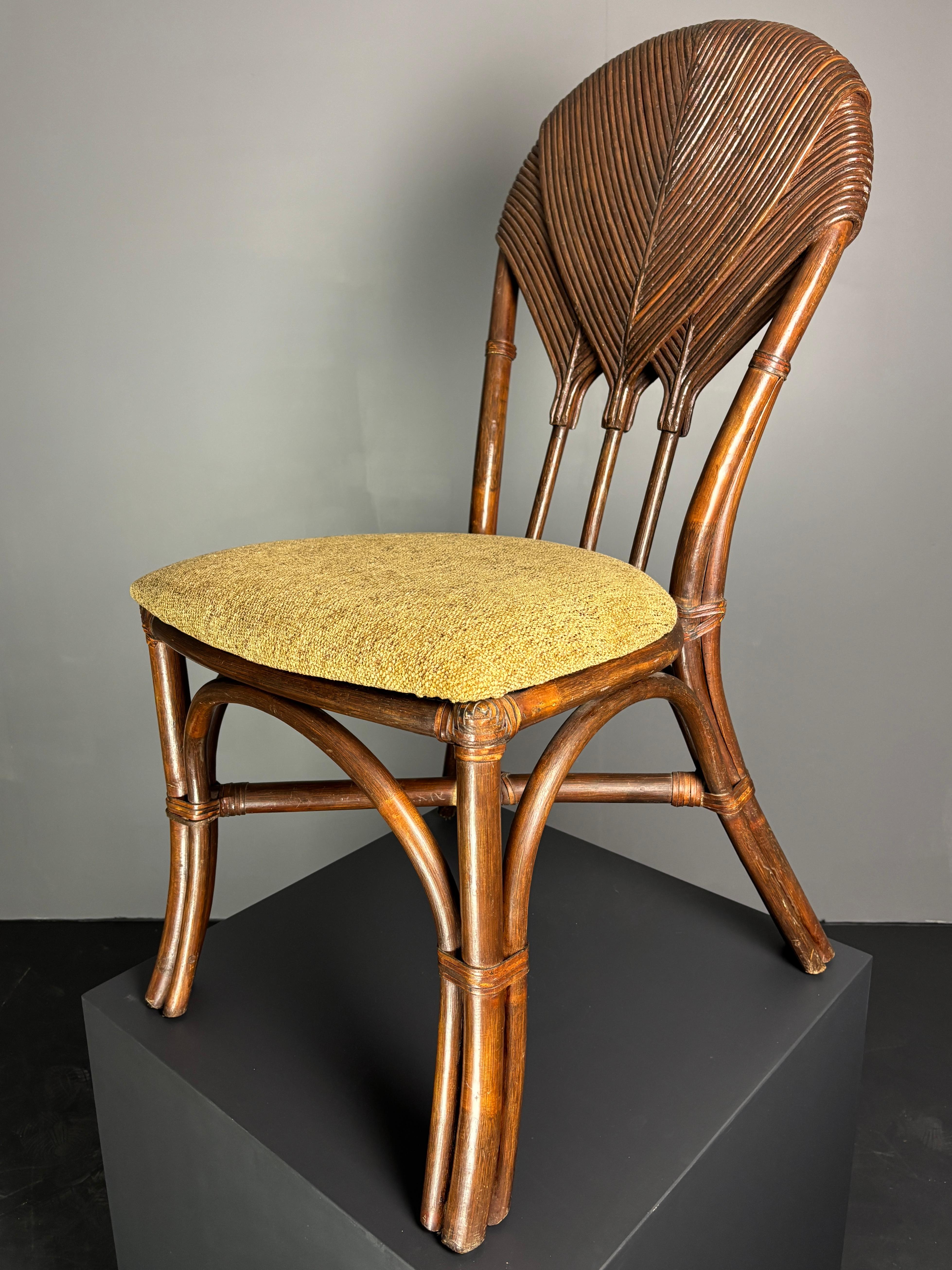 Fin du 20e siècle Lot de 10 chaises de salle à manger en roseau, rotin, bambou et feuilles de palmier. en vente