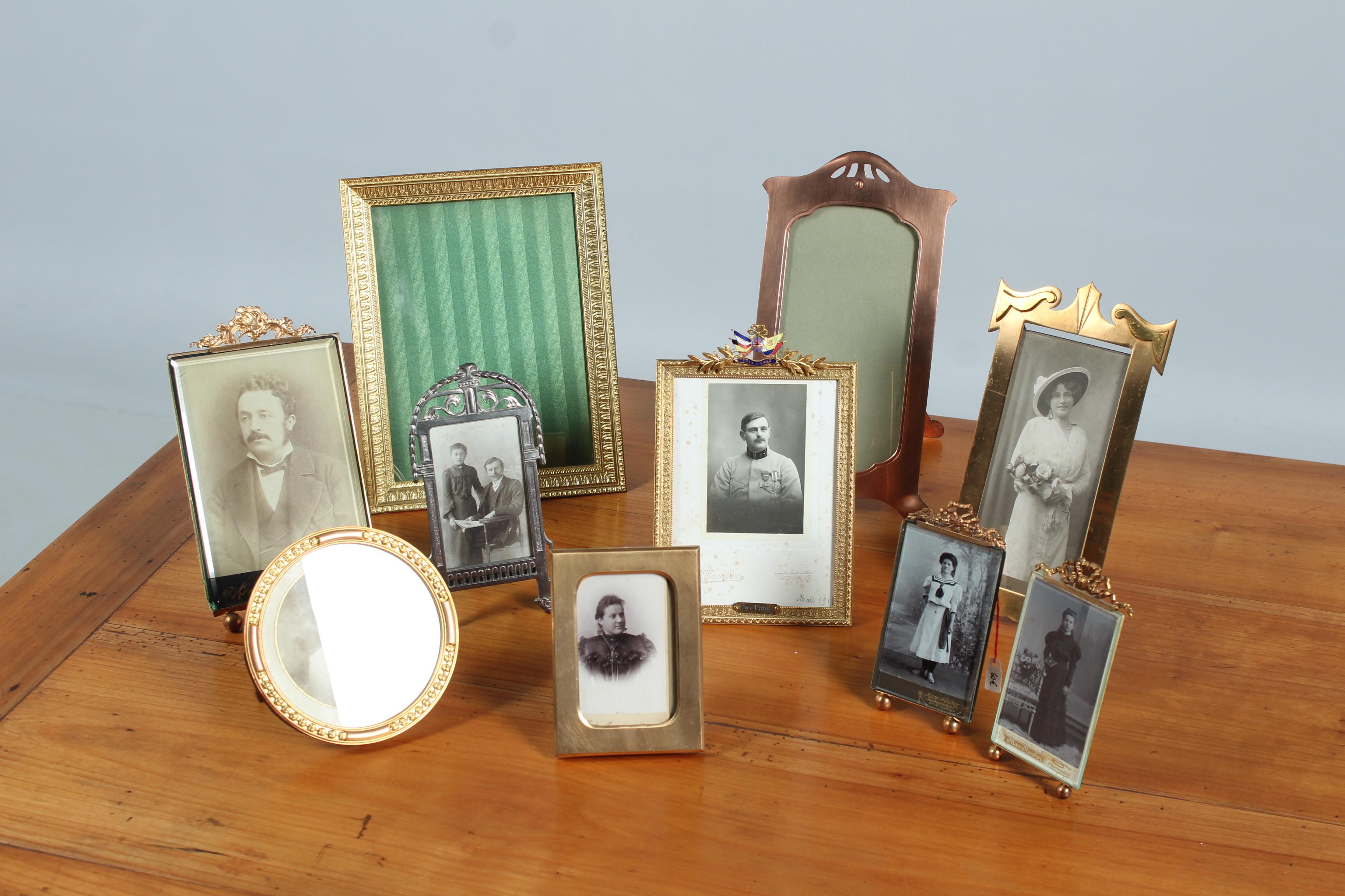 Set of 10 Picture Frames With Photos, Art Nouveau, Art Deco, 19th - 20th Century For Sale 11