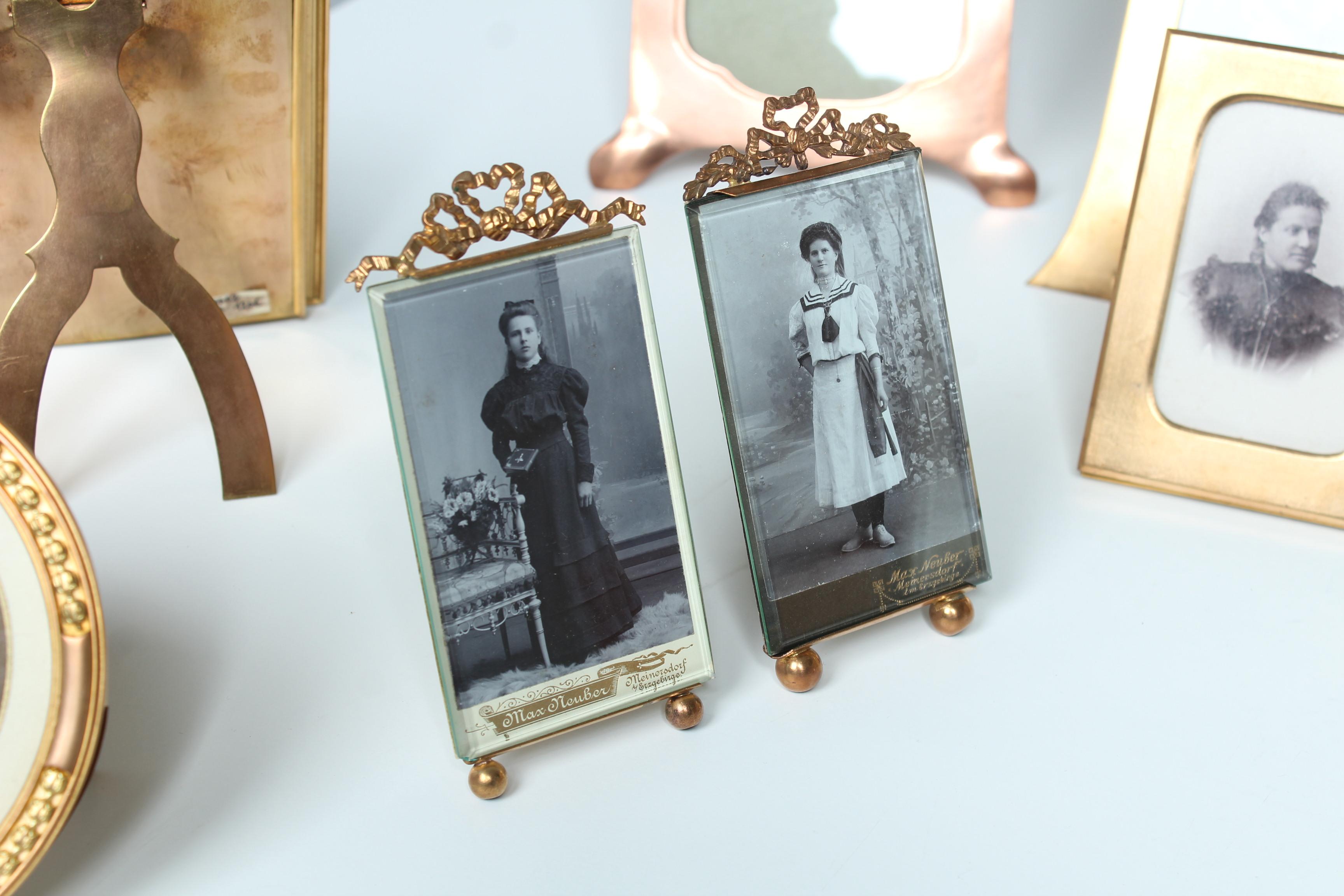 Set of 10 Picture Frames With Photos, Art Nouveau, Art Deco, 19th - 20th Century For Sale 3