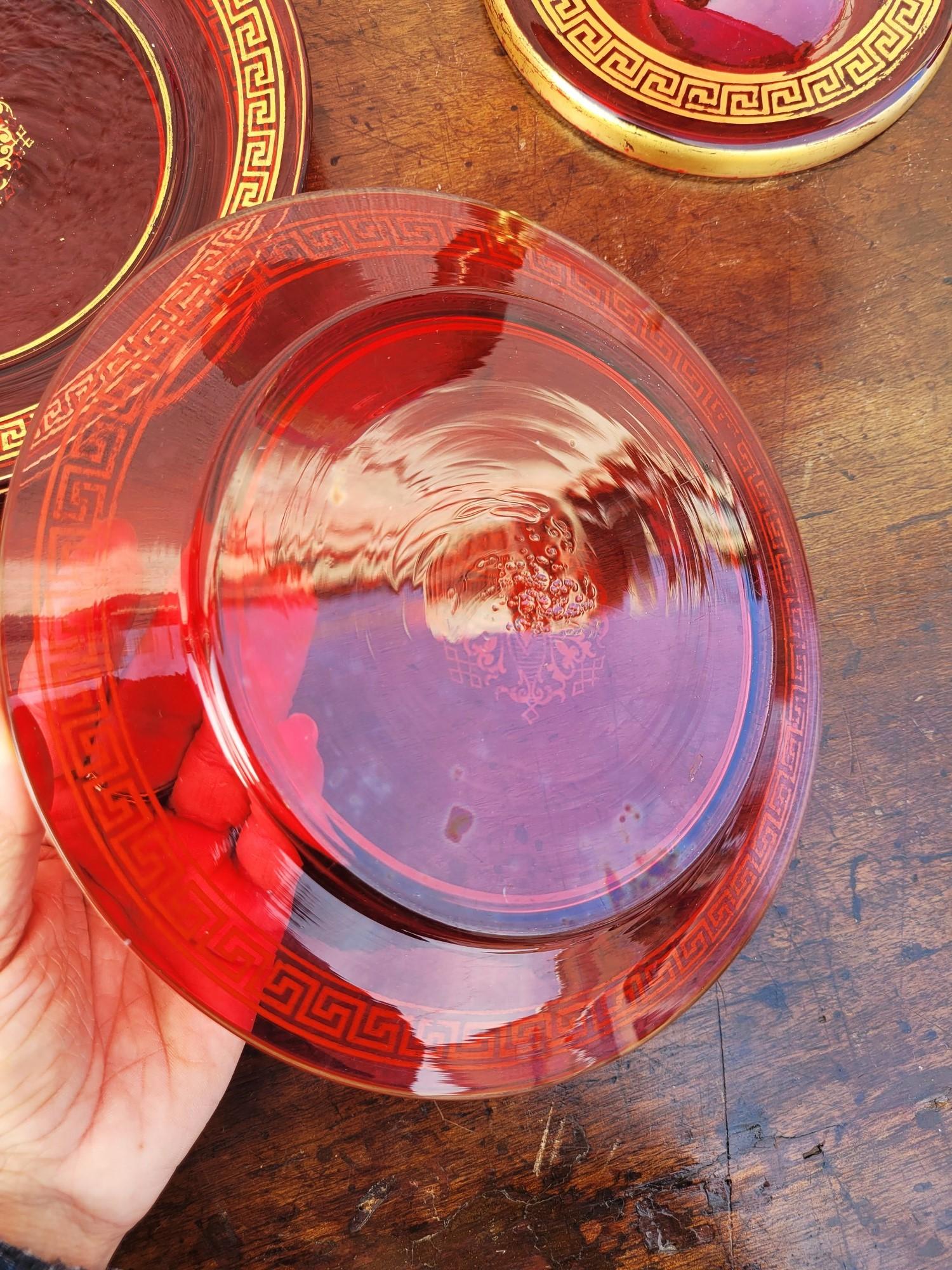 Set Of 10 Plates And 2 Fruit Bowls In Ruby Glass, Late 19th Century For Sale 1
