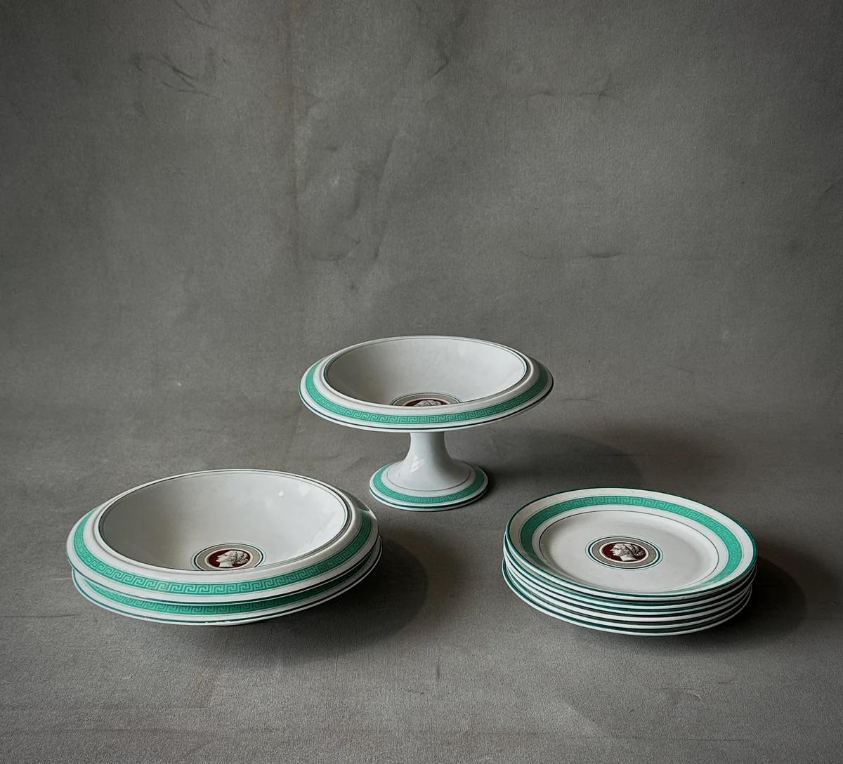 Allemand Ensemble de 10 pièces de service en porcelaine pour le déjeuner de la fin du 19e siècle, Allemagne en vente
