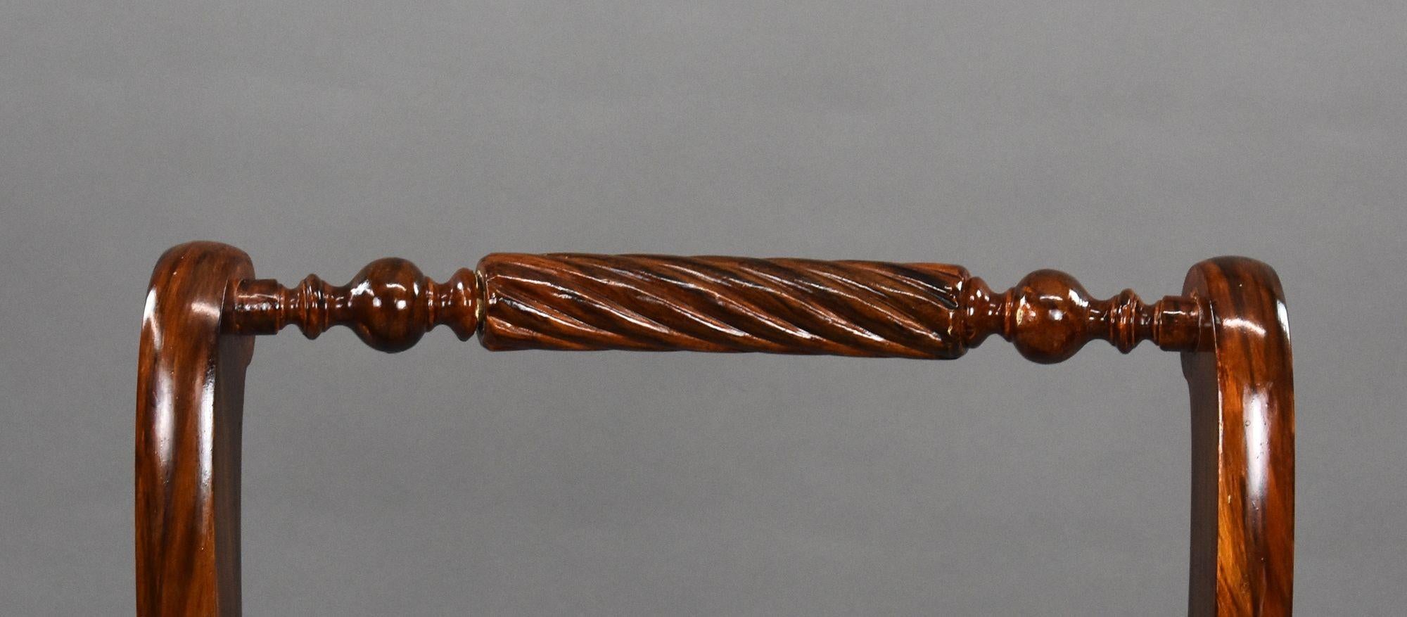 Ensemble de 10 chaises de salle à manger de style Regency en vente 1